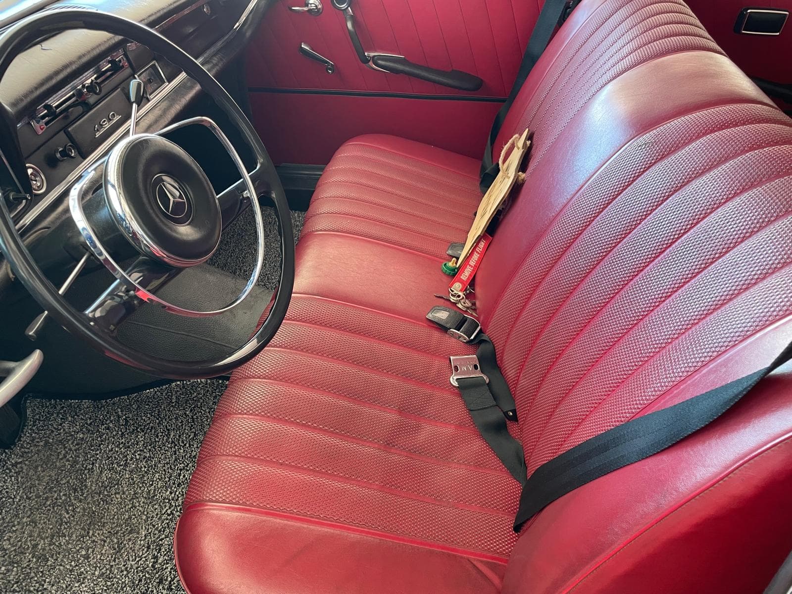 Mercedes-Benz 190 C · Ano 1973 — imagem 8