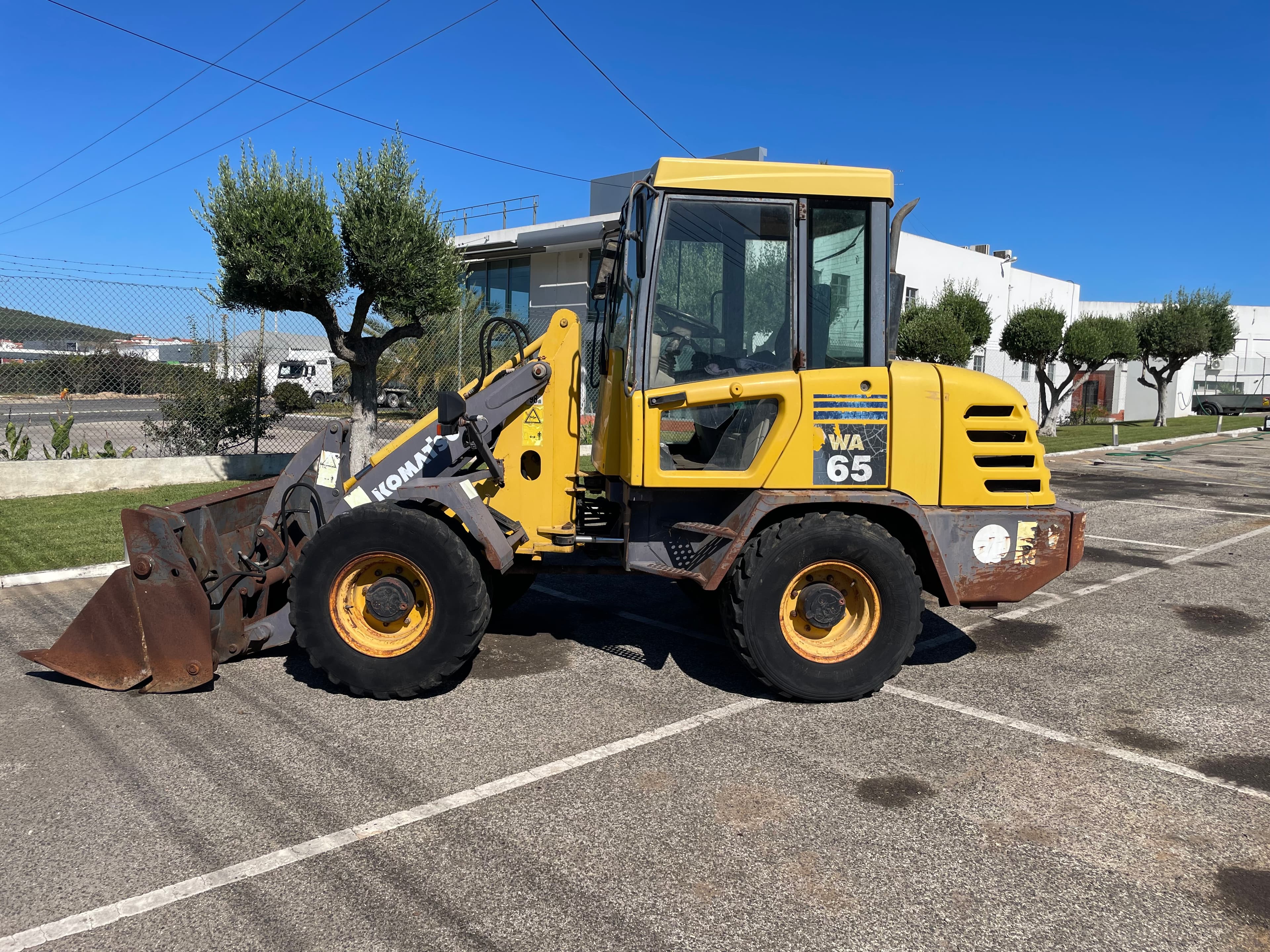 Palilla cargadora Komatsu — imagen 1