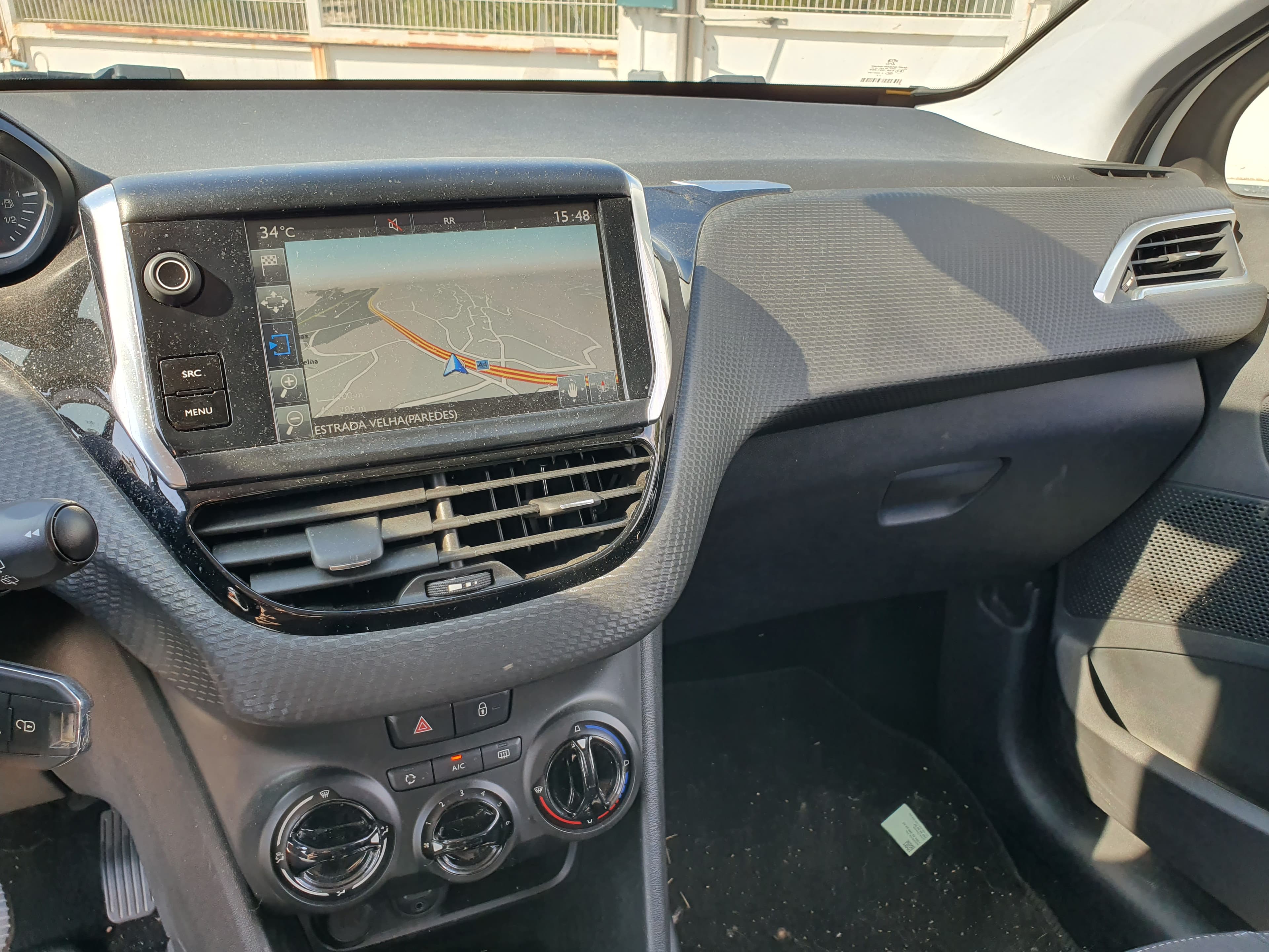 Peugeot 2008  · Ano 2017 — imagem 31