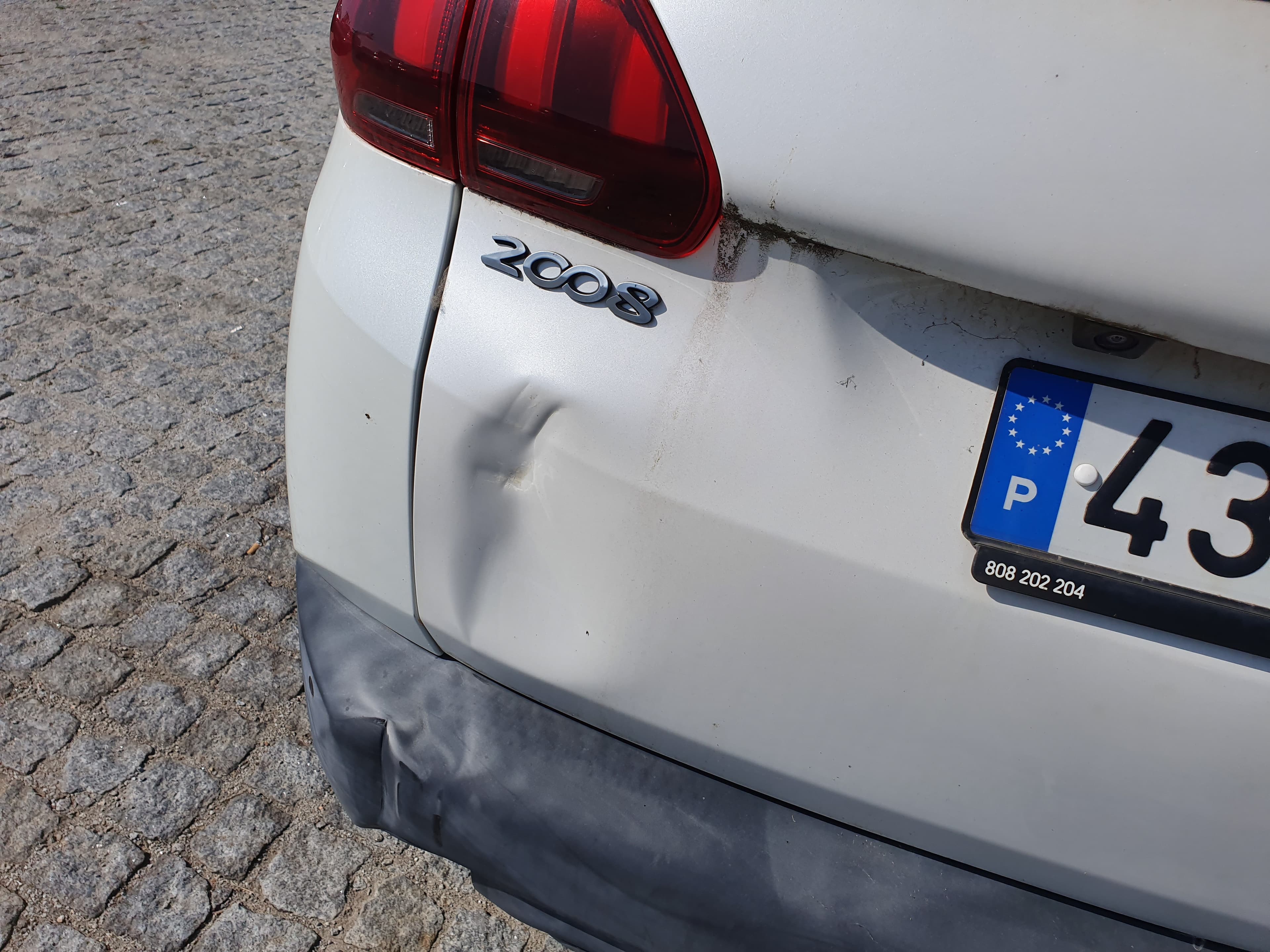 Peugeot 2008  · Ano 2017 — imagem 8