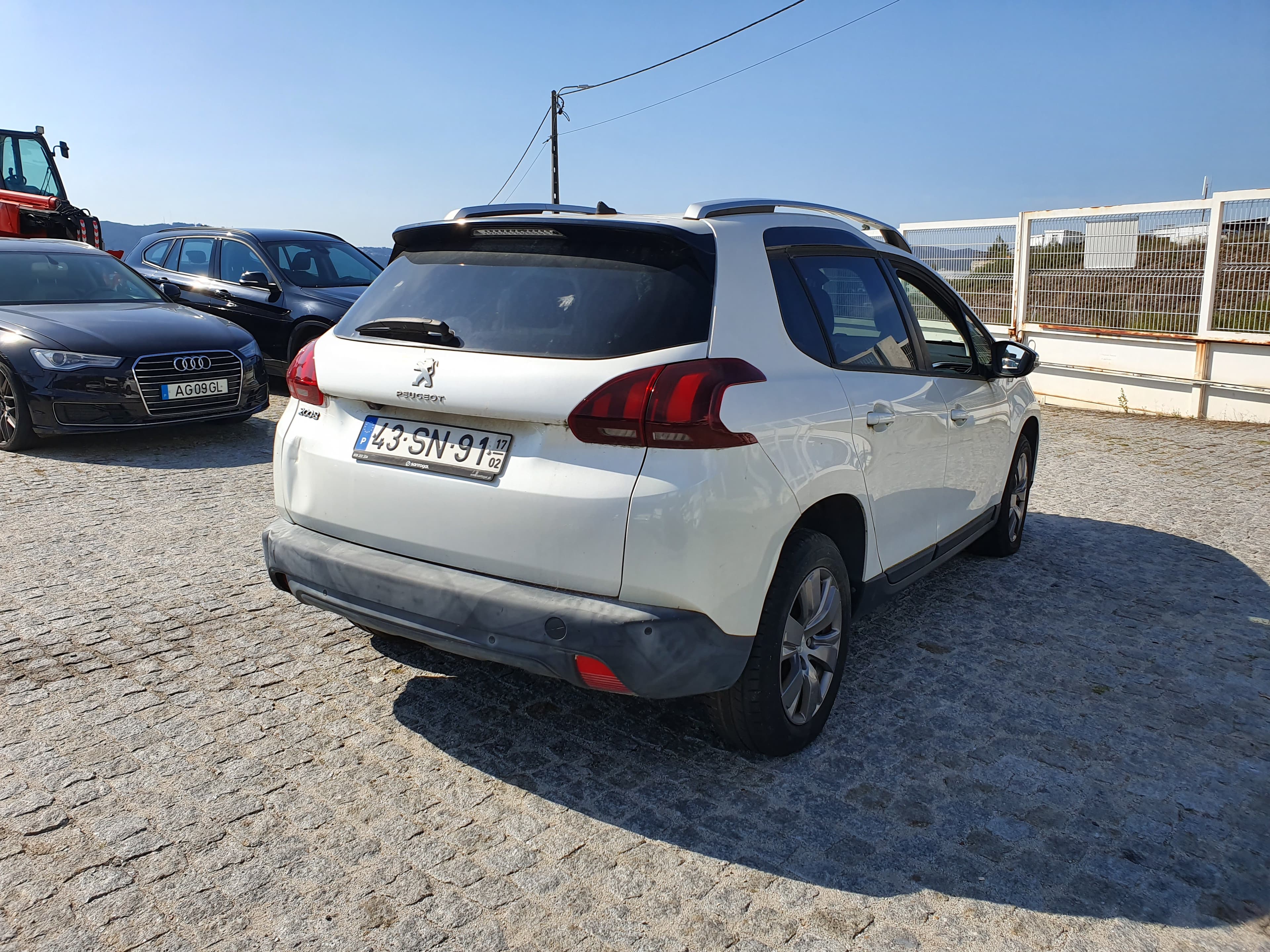 Peugeot 2008  · Ano 2017 — imagem 6