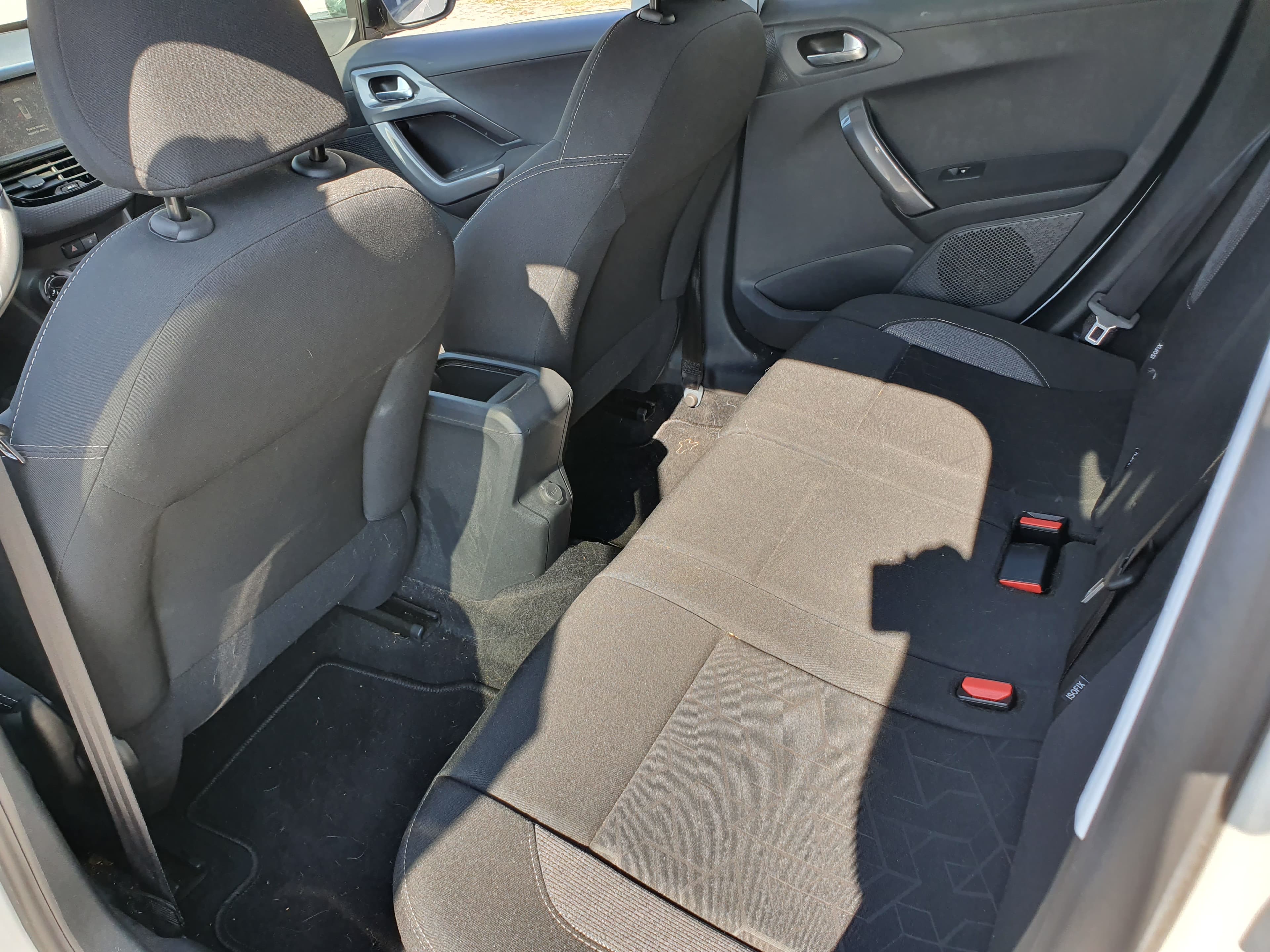 Peugeot 2008  · Ano 2017 — imagem 25