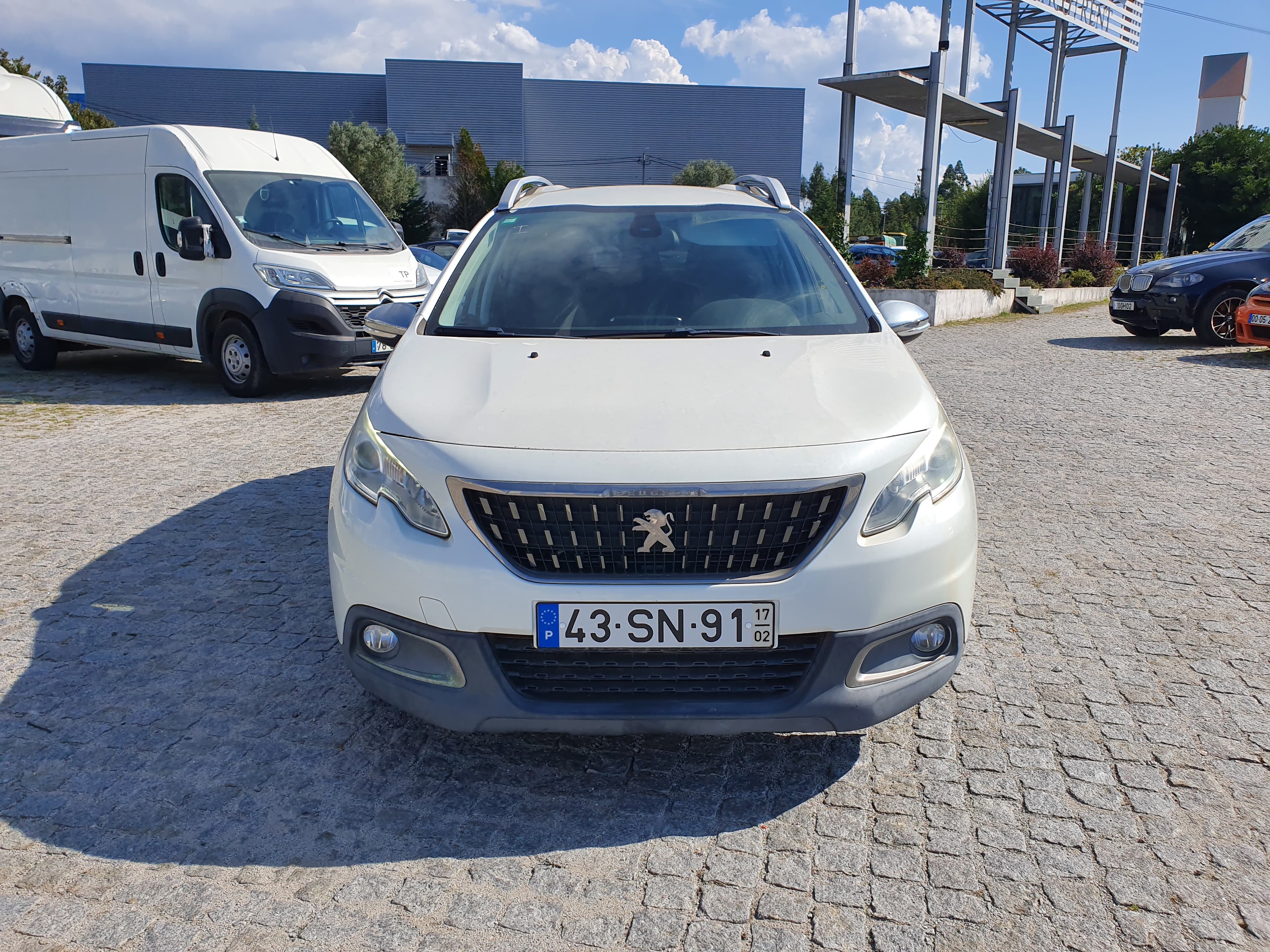 Peugeot 2008  · Ano 2017 — imagem 2