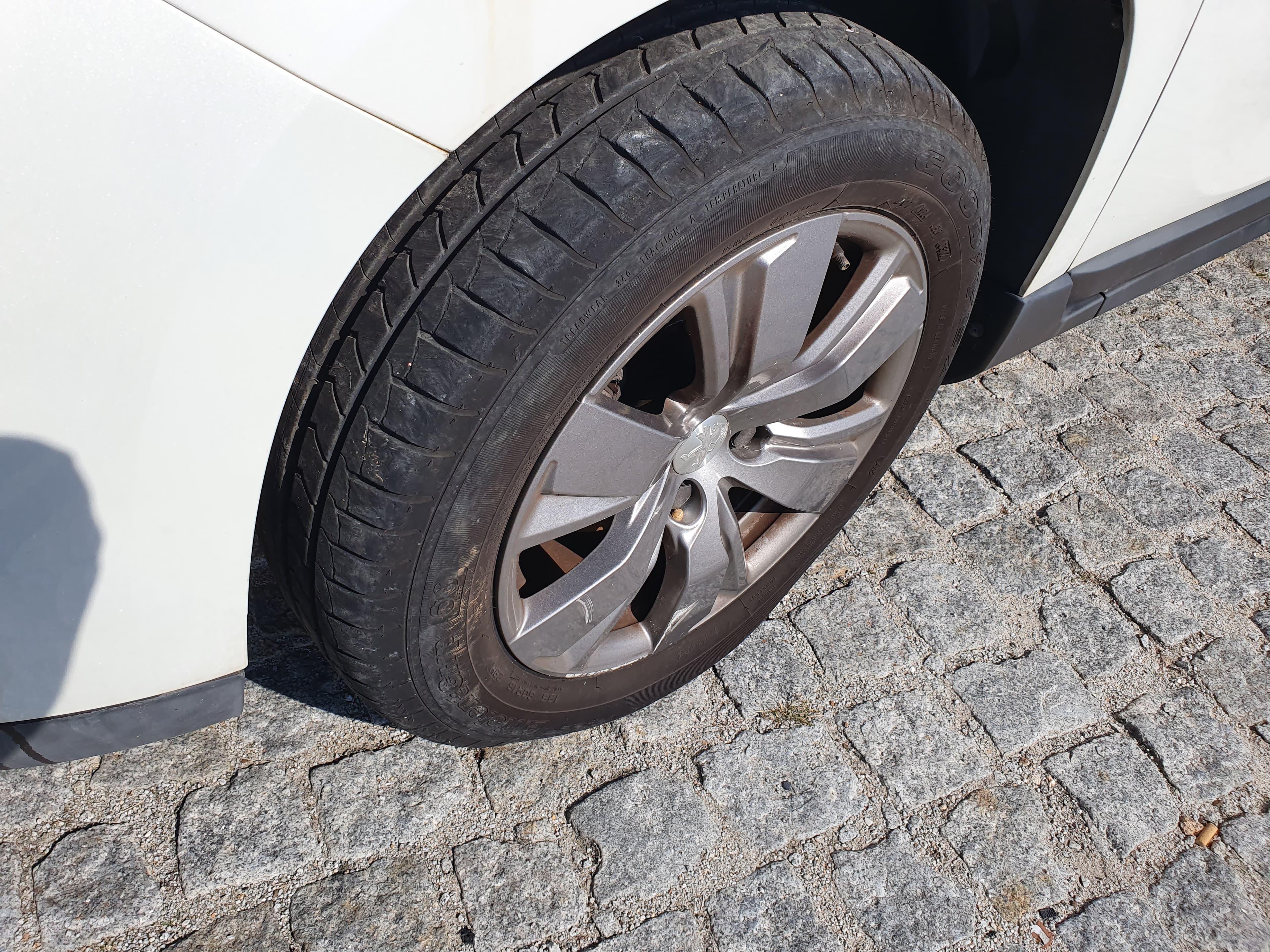 Peugeot 2008  · Ano 2017 — imagem 11