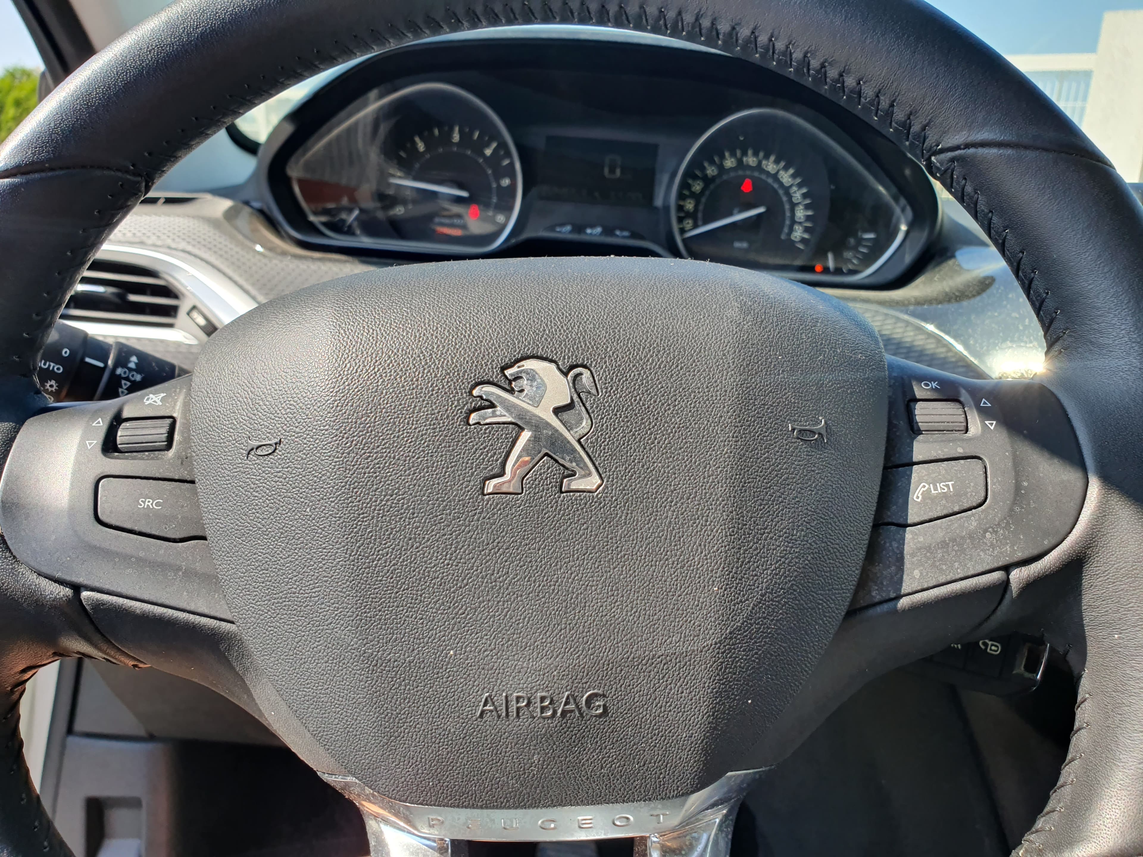 Peugeot 2008  · Ano 2017 — imagem 35