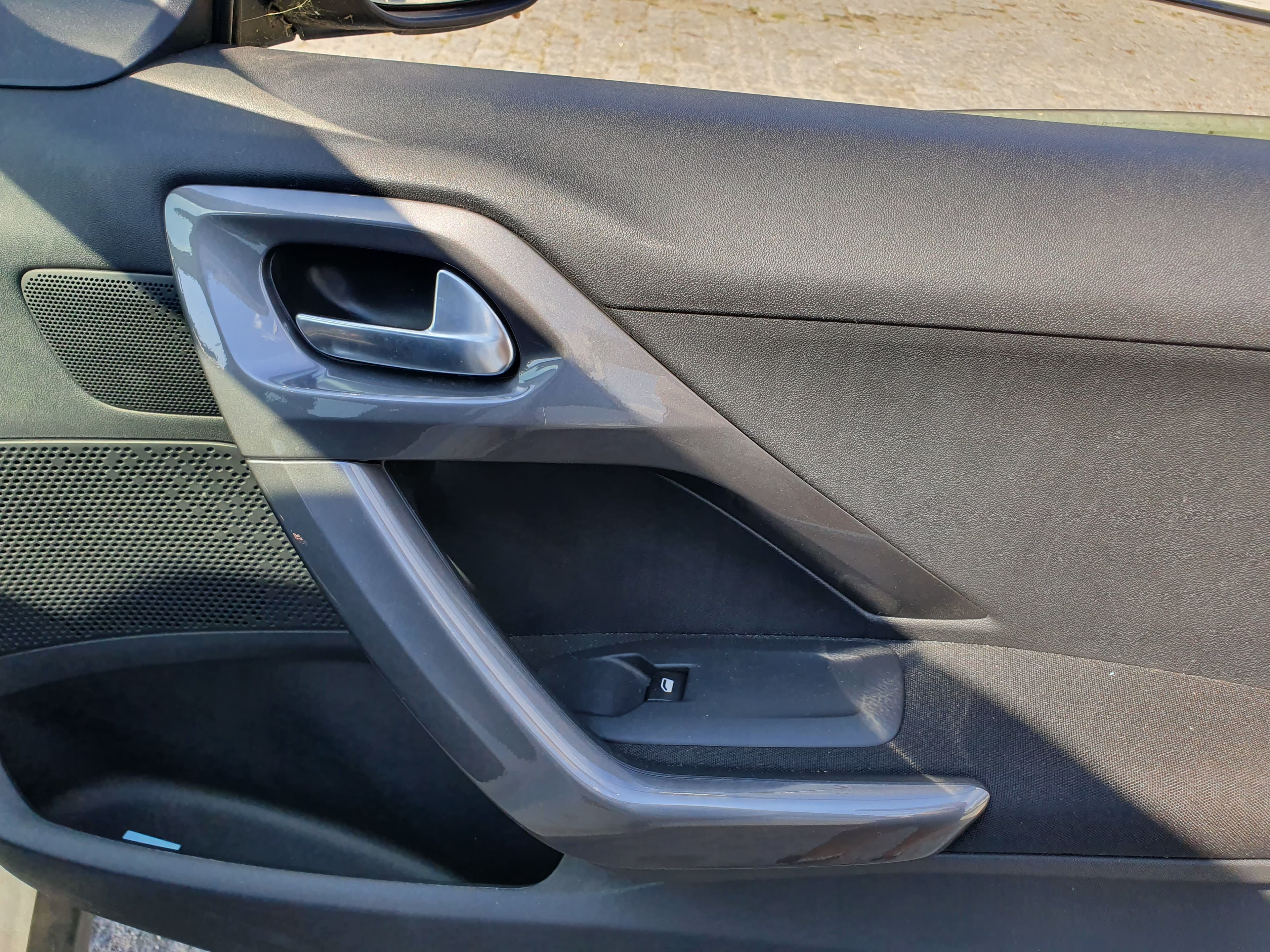 Peugeot 2008  · Ano 2017 — imagem 20