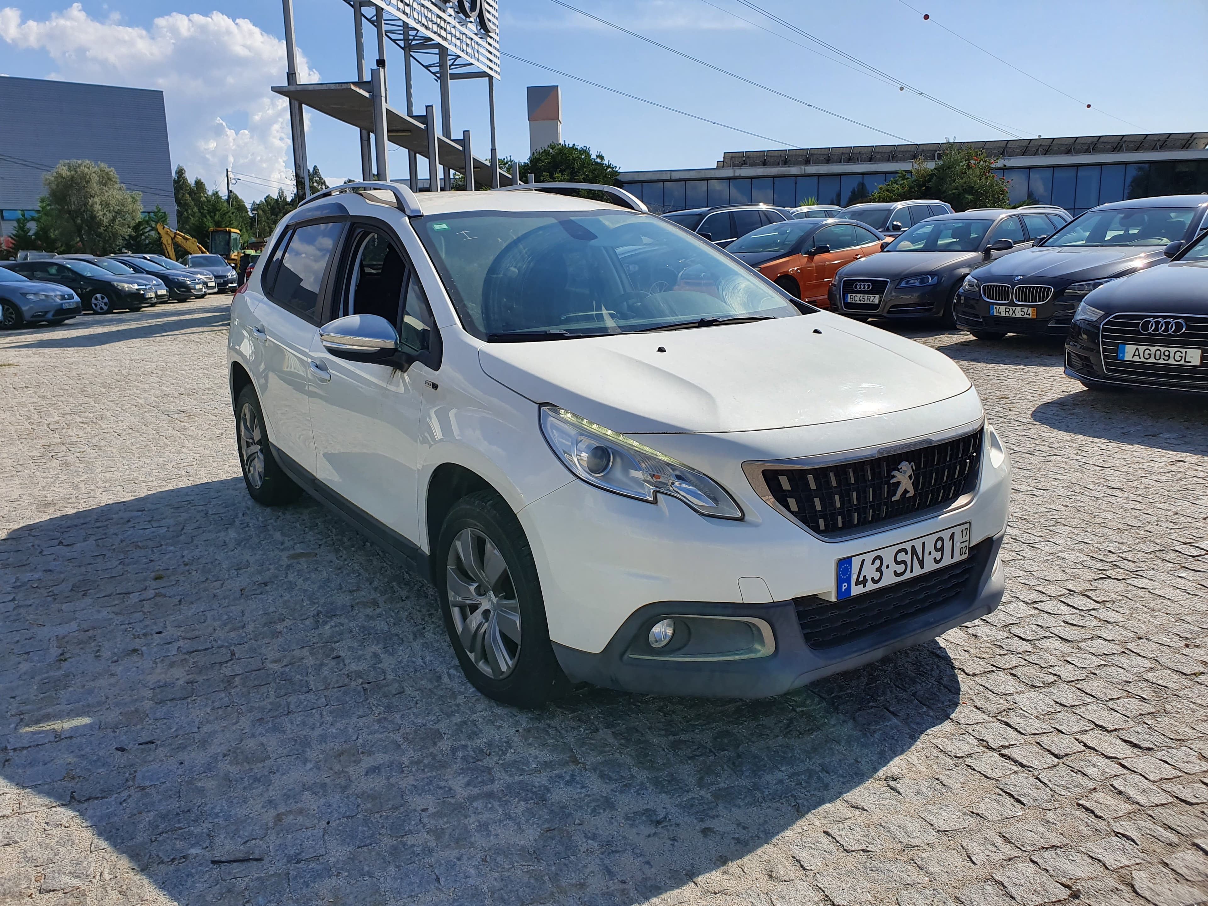 Peugeot 2008  · Ano 2017 — imagem 3