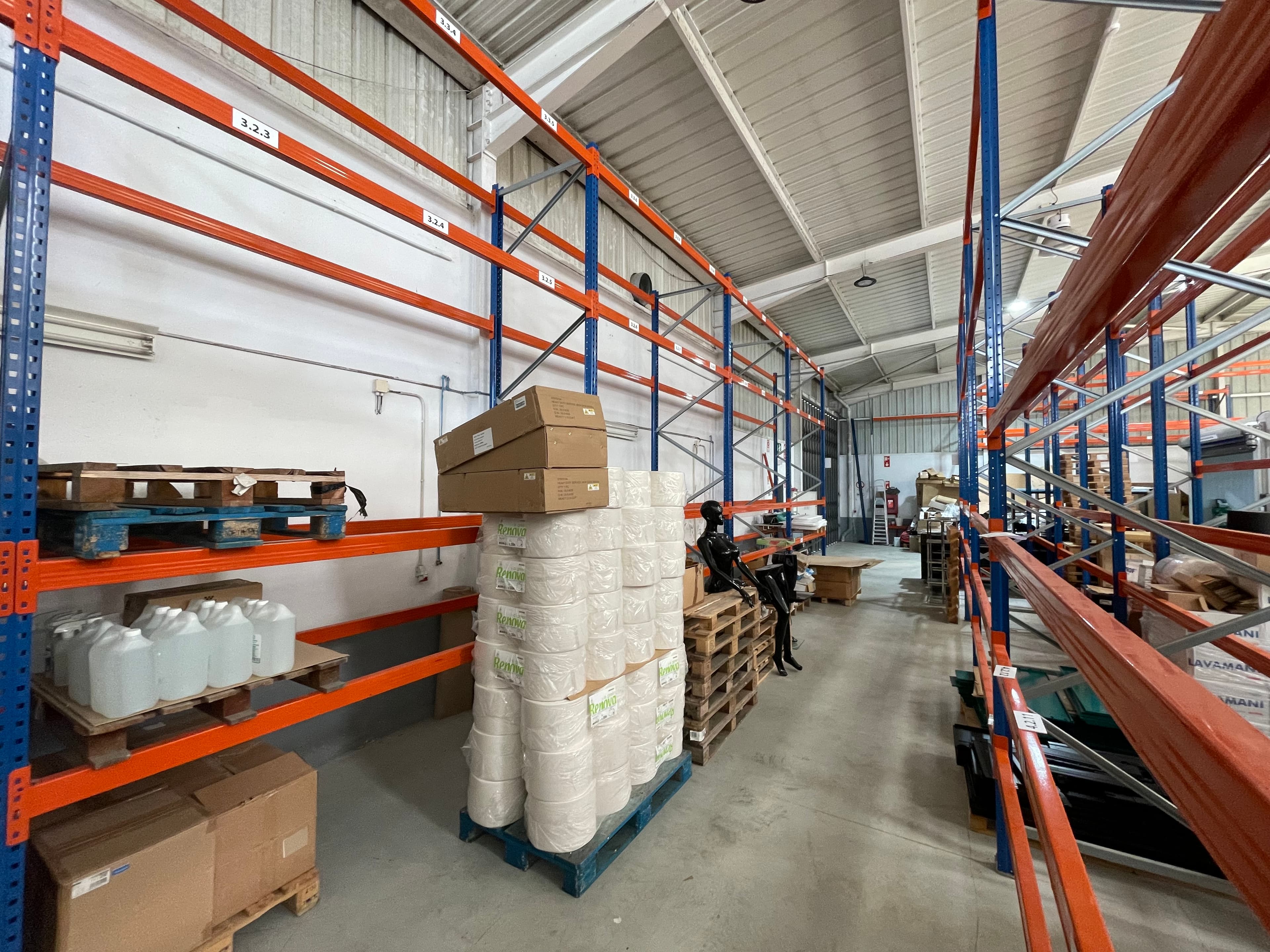 Estanteria / Racks Semi-Novos — image 10