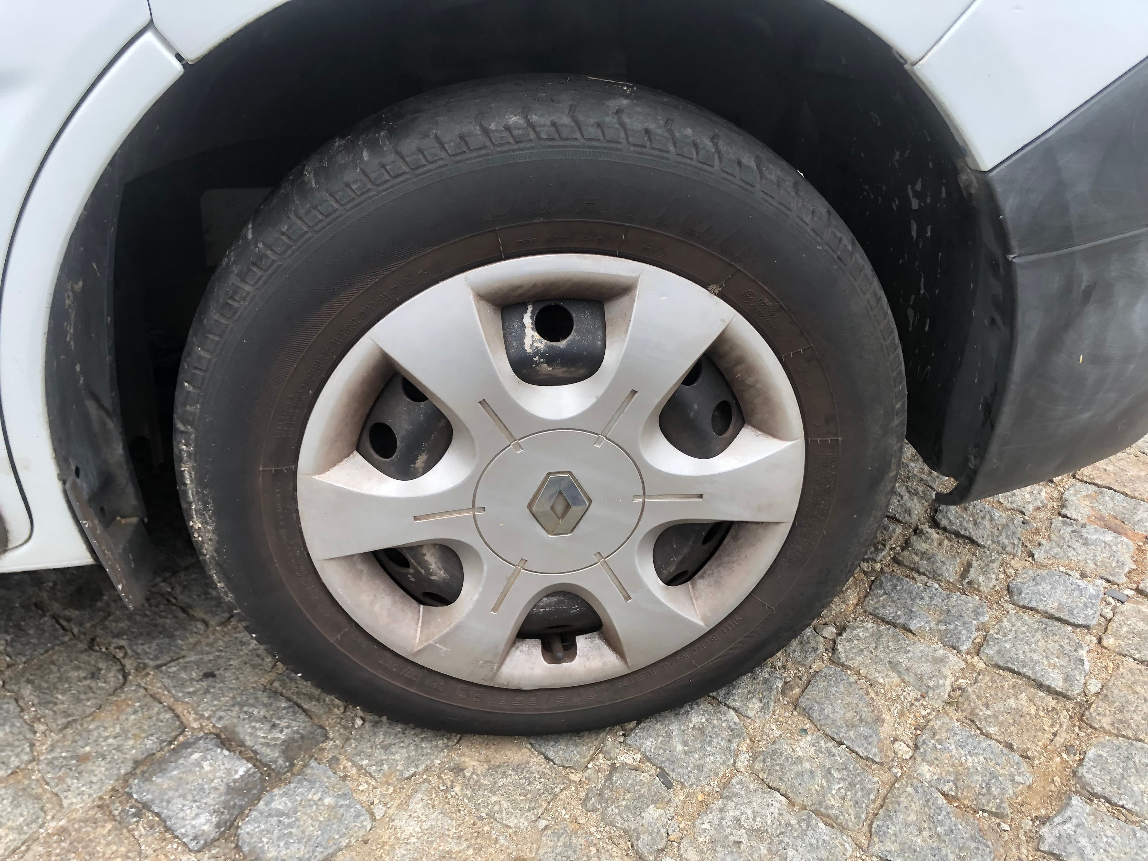 Renault Trafic II Van · Ano 2007 — imagem 9