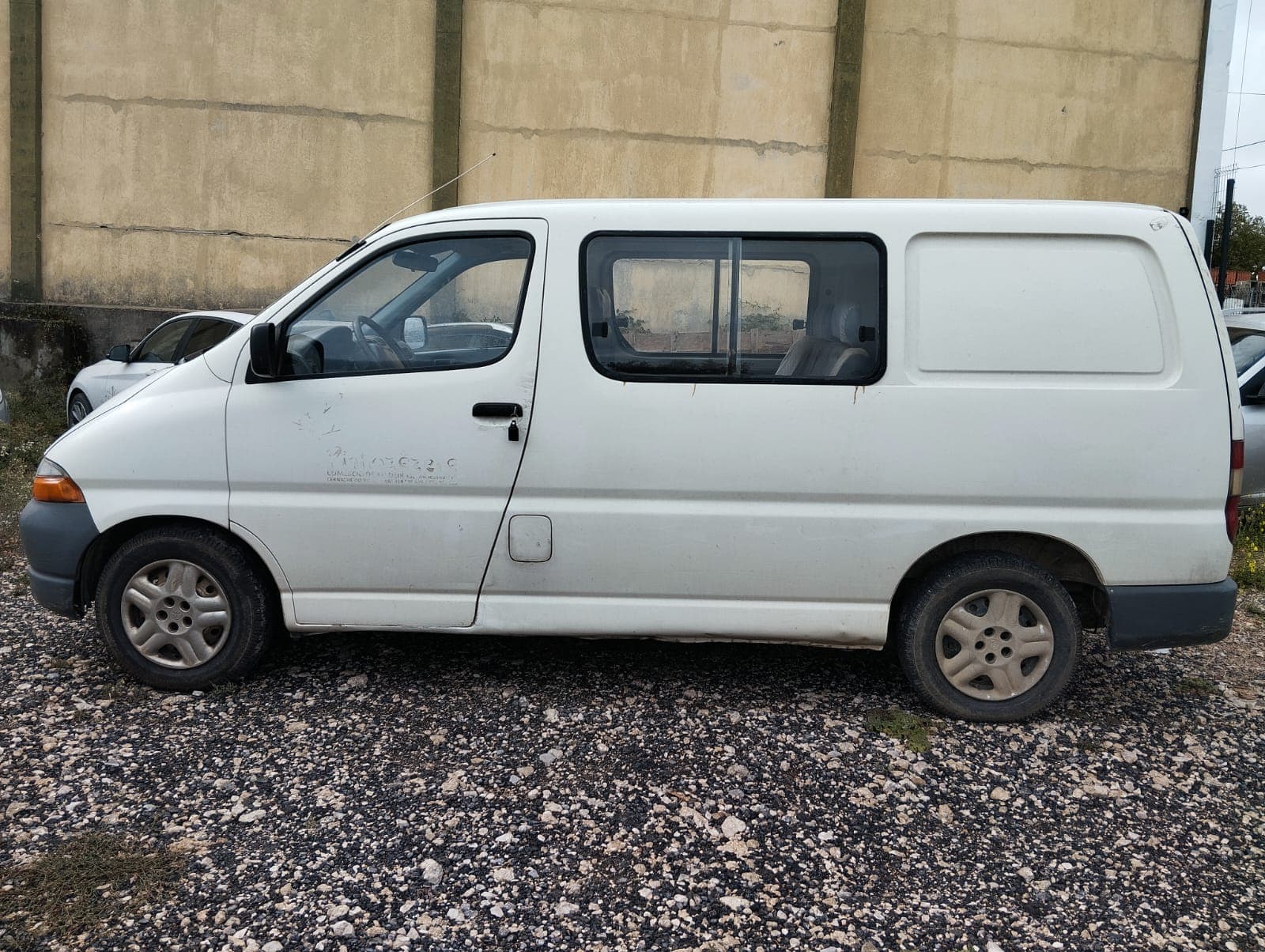 Toyota Hiace · Ano 1997 — imagem 25