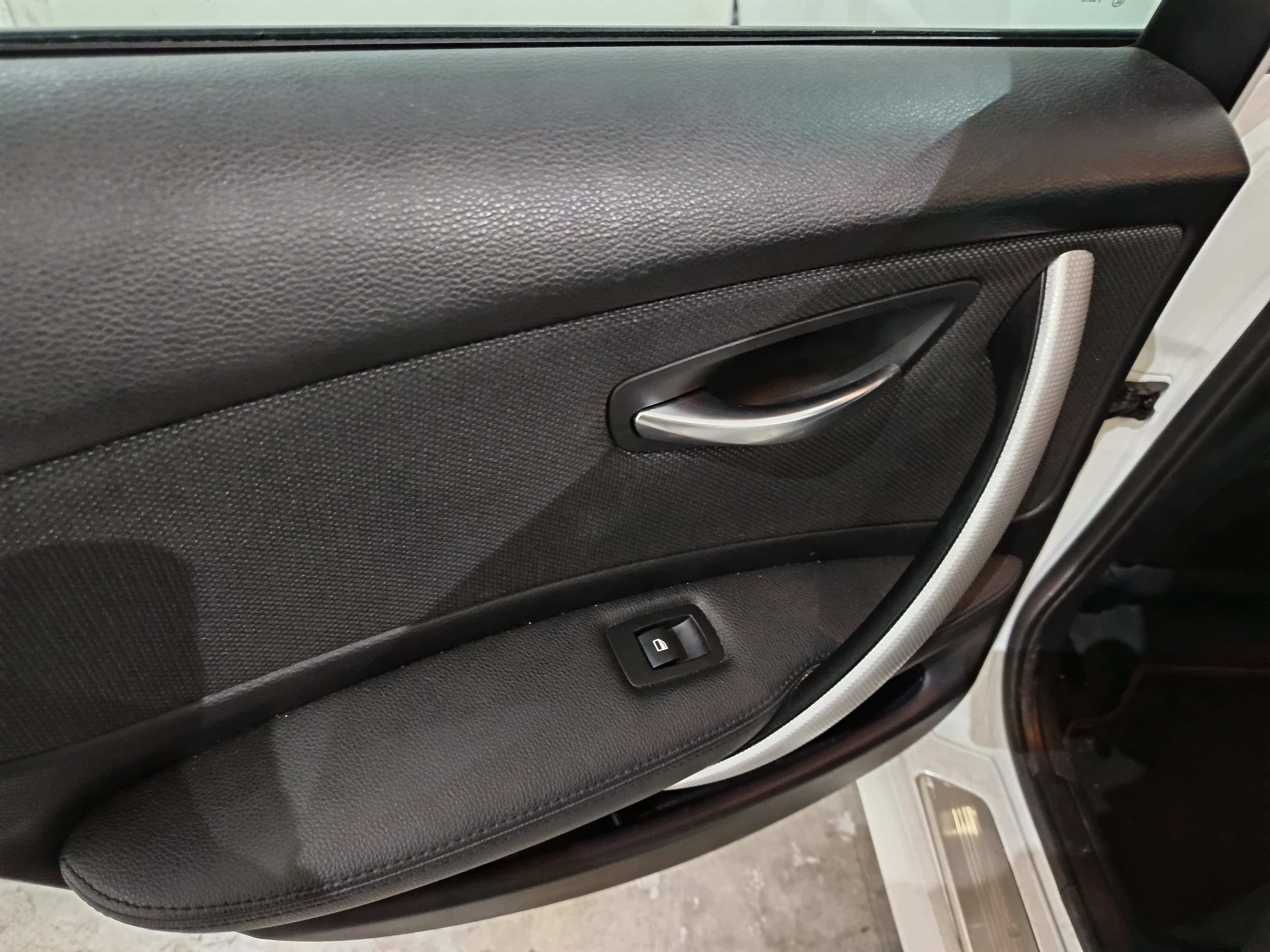 BMW 118D · Ano 2011 — imagen 23