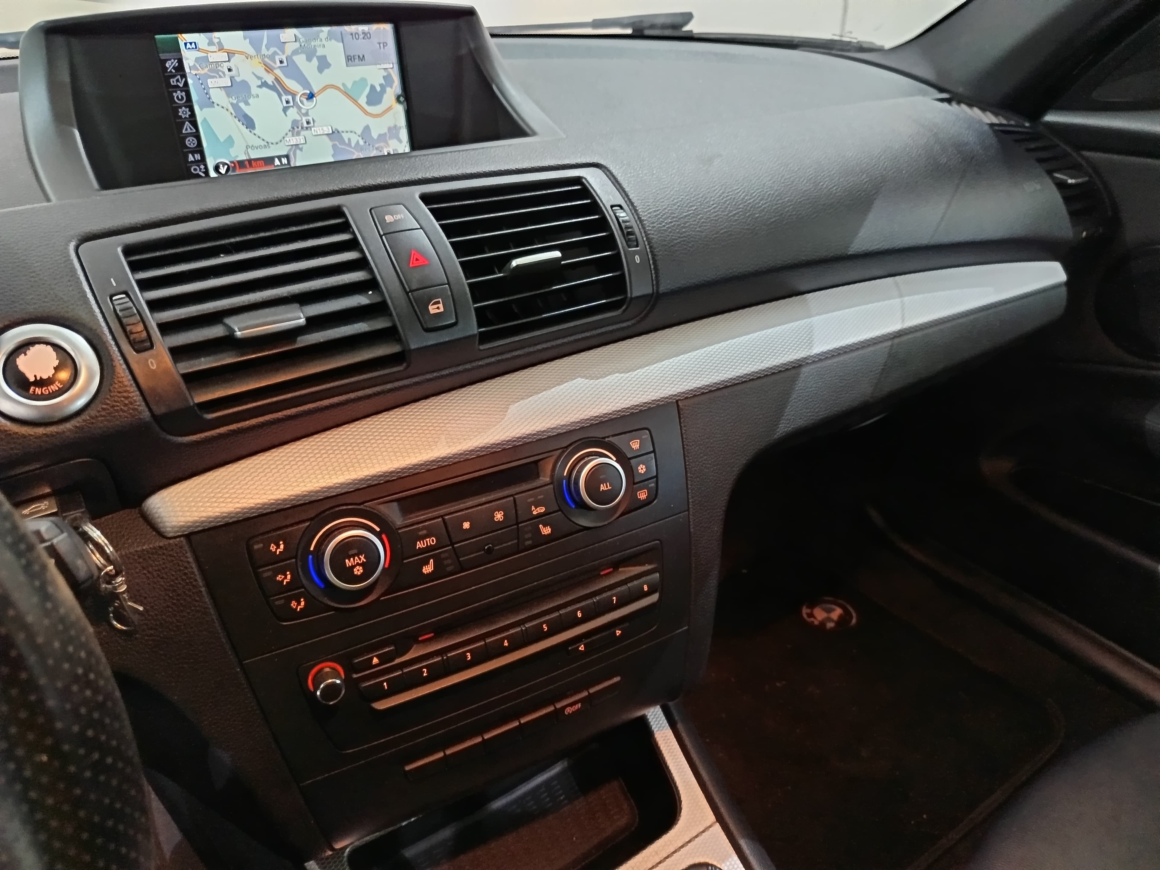 BMW 118D · Ano 2011 — imagen 39