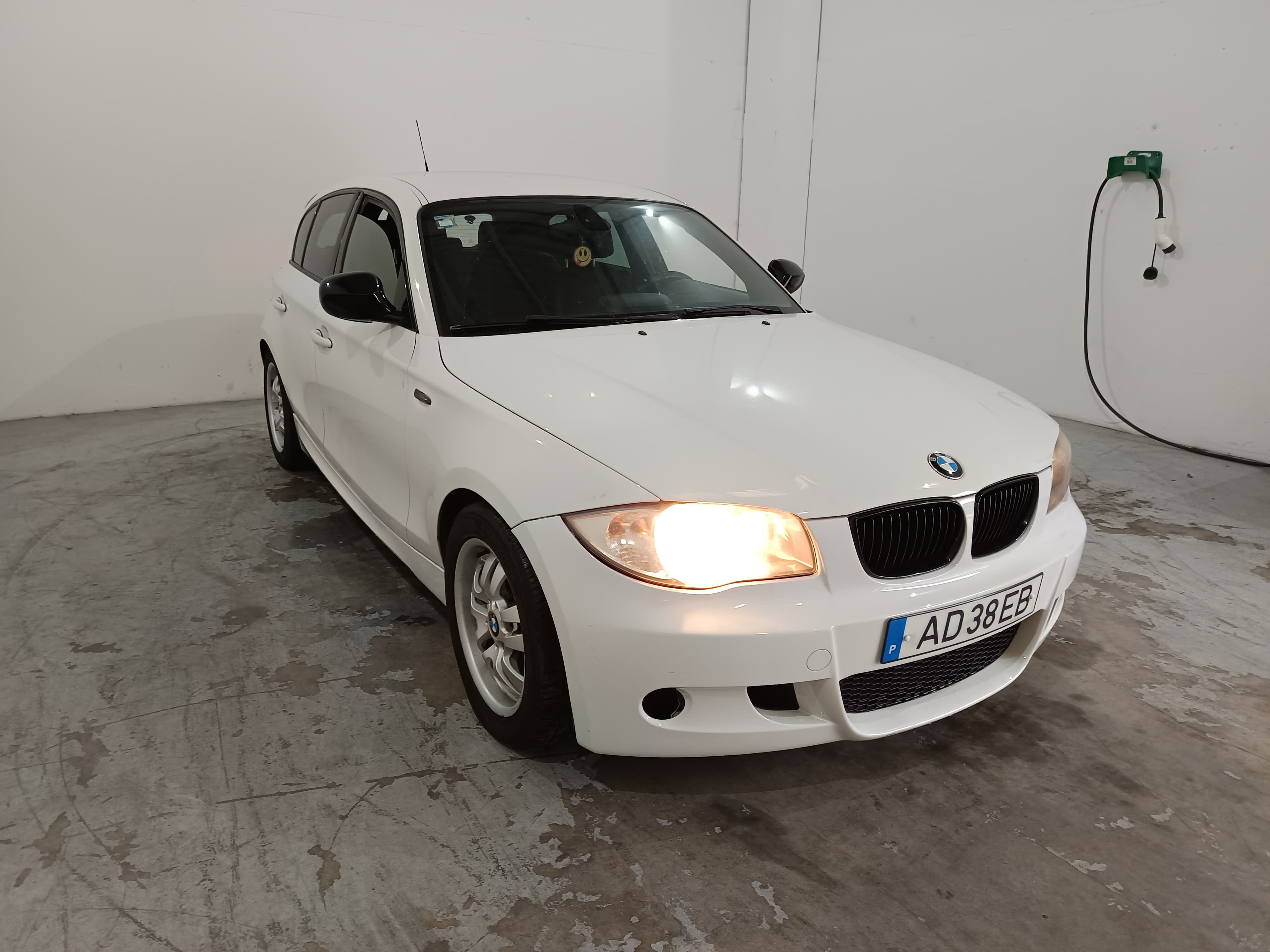 BMW 118D · Ano 2011 — imagen 3