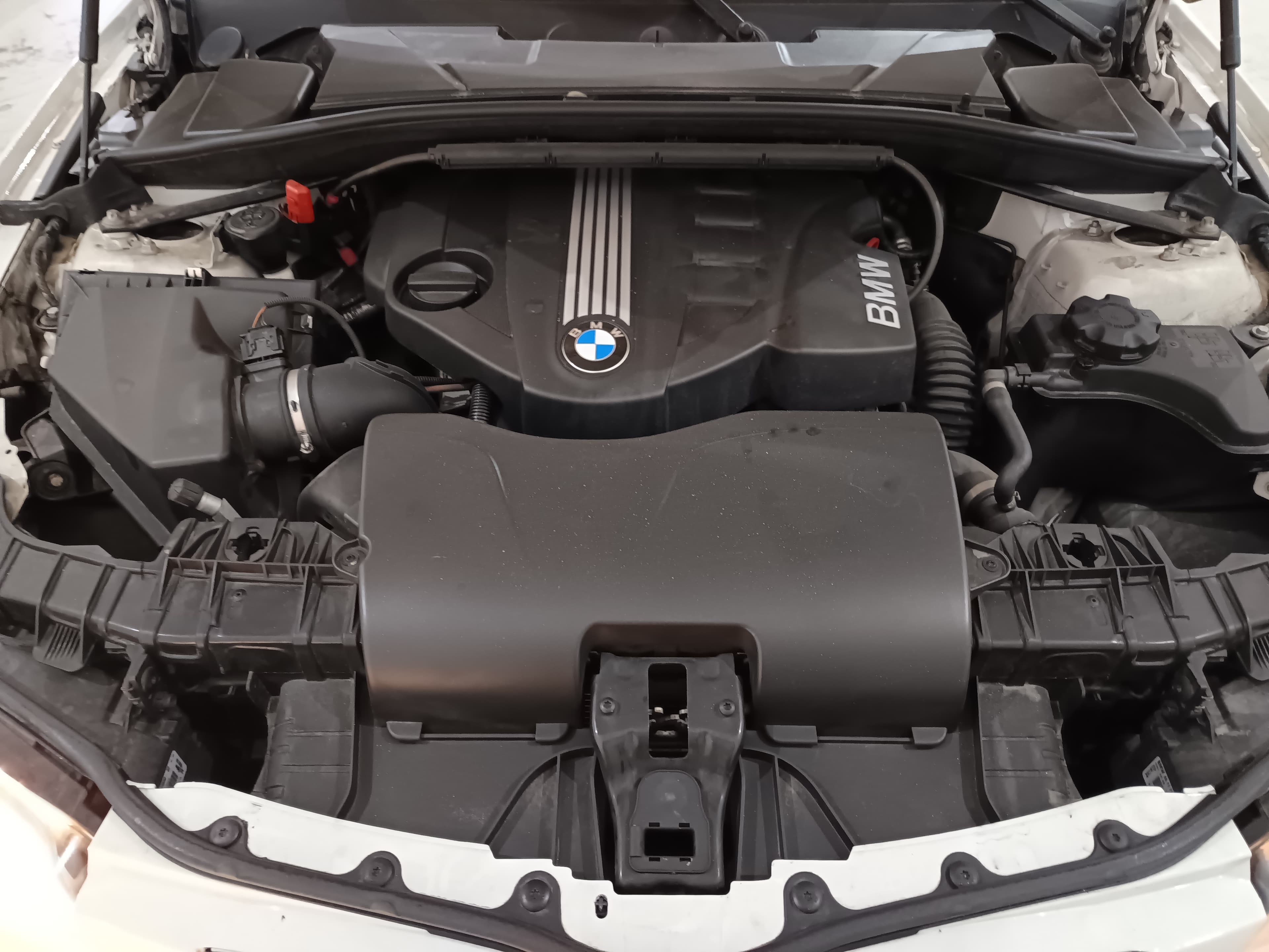 BMW 118D · Ano 2011 — imagen 16