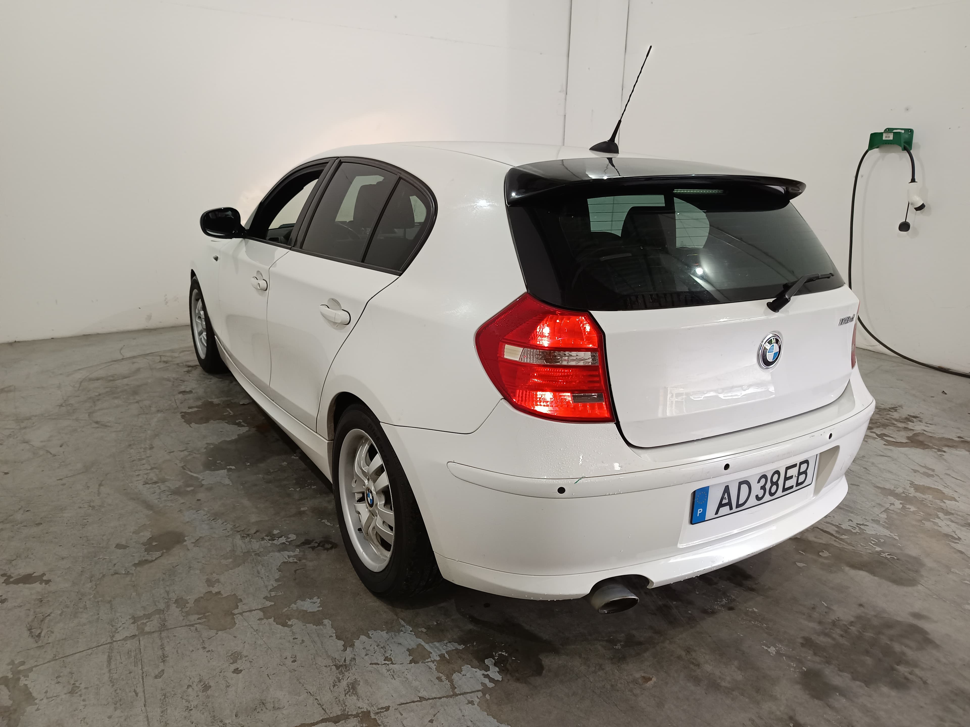 BMW 118D · Ano 2011 — imagen 5