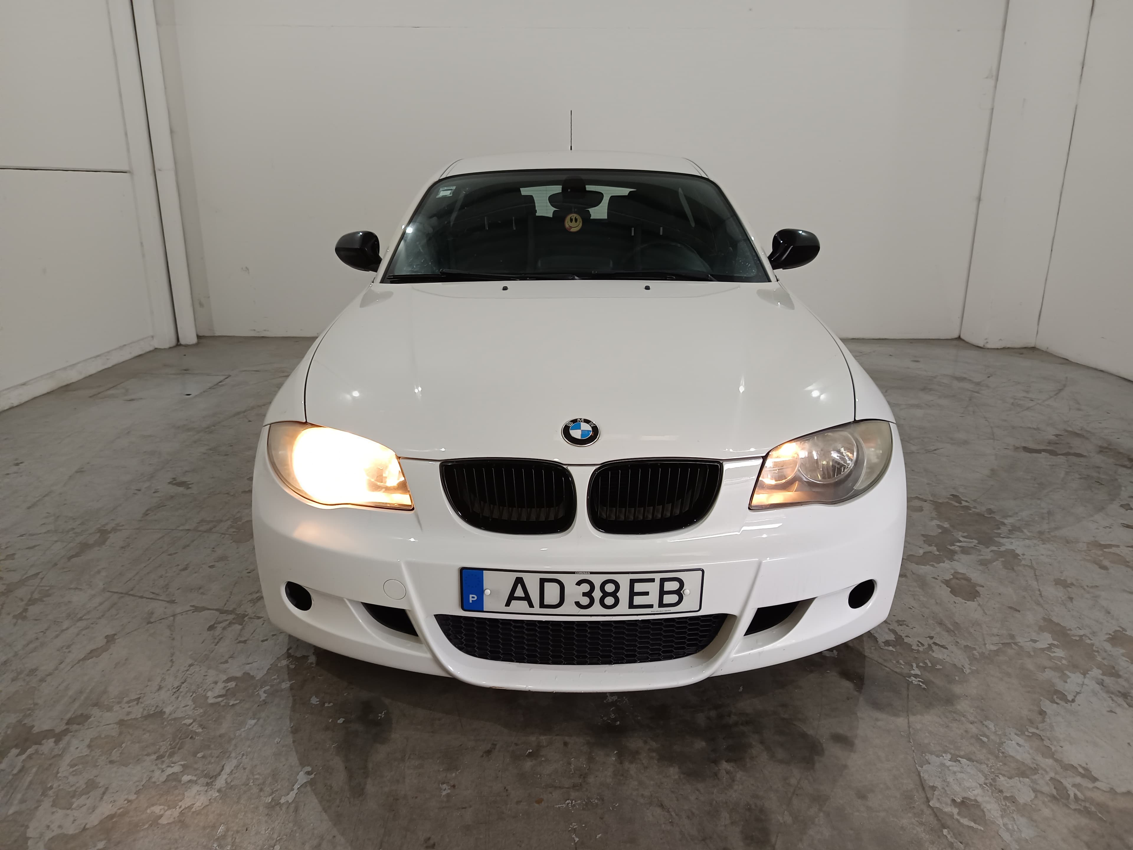 BMW 118D · Ano 2011 — imagen 2