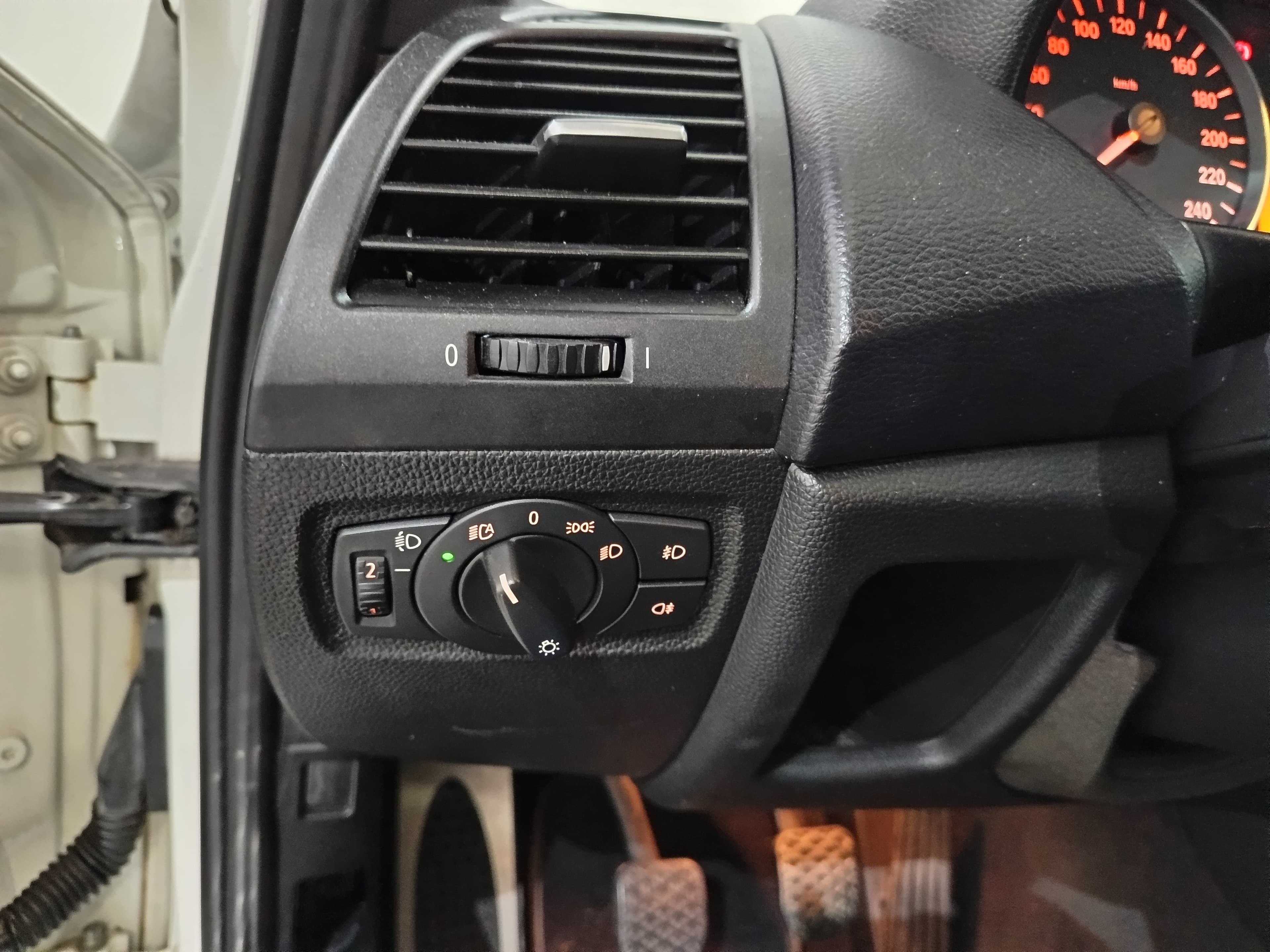 BMW 118D · Ano 2011 — imagen 42