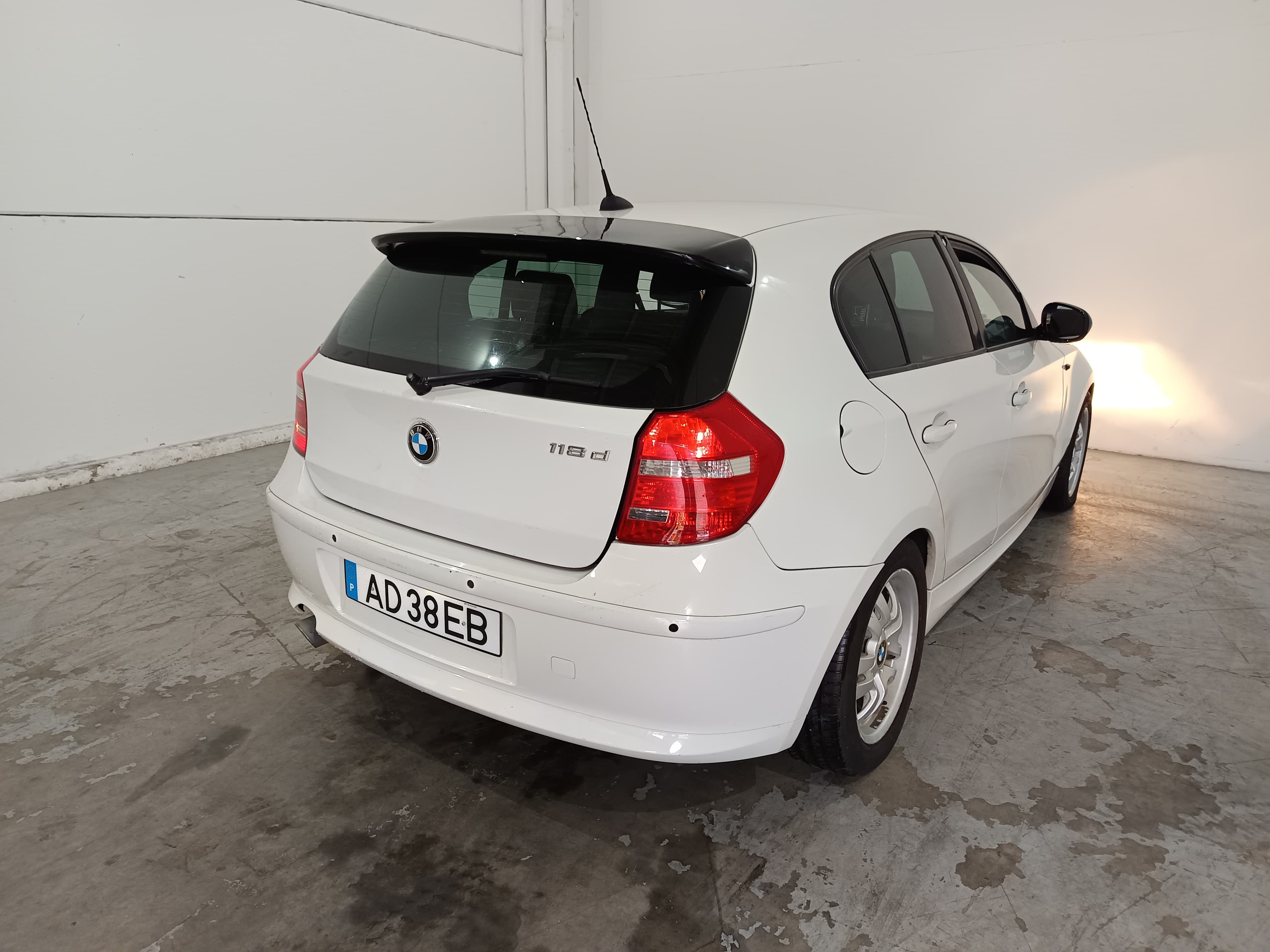 BMW 118D · Ano 2011 — imagen 6