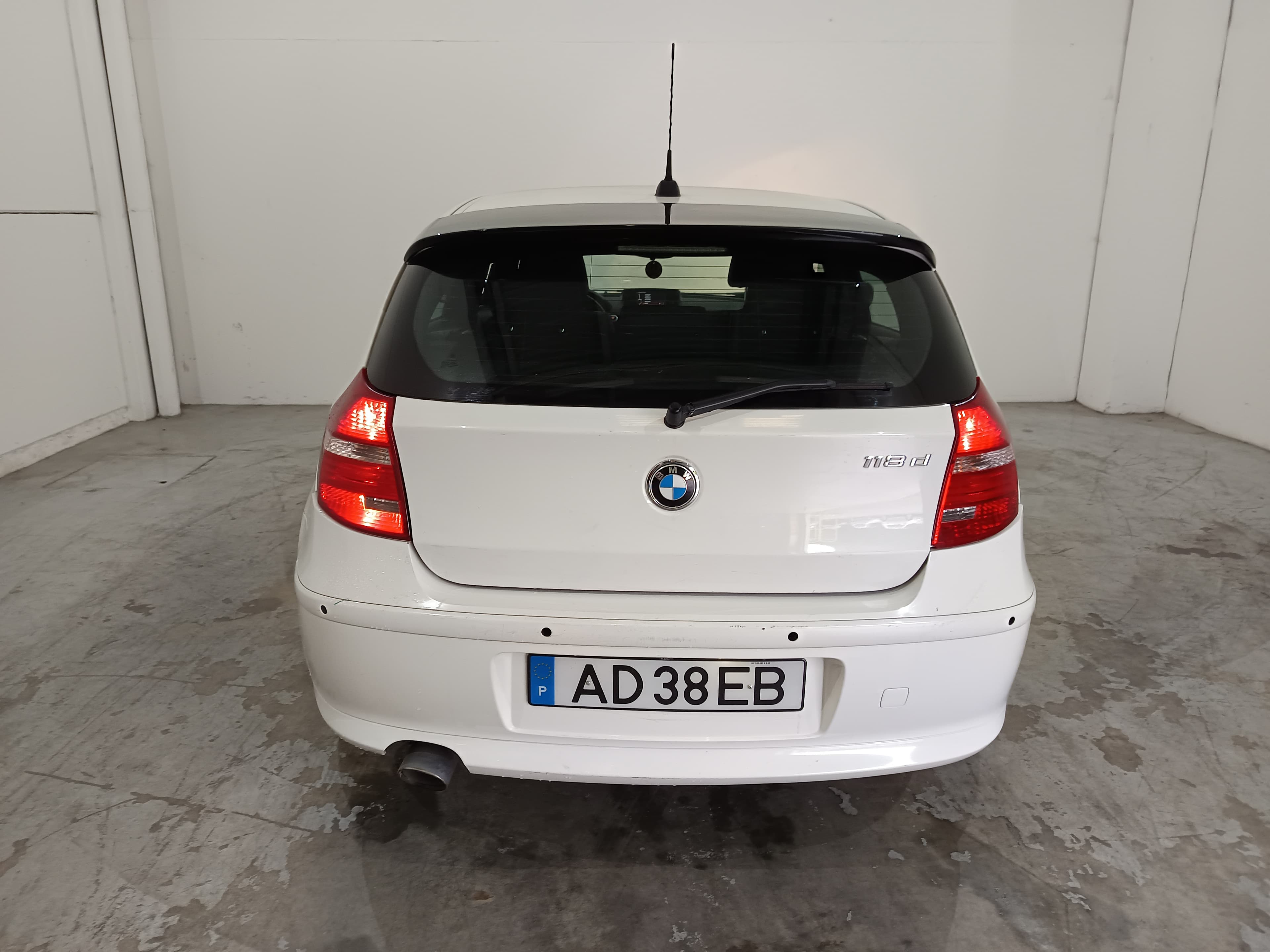 BMW 118D · Ano 2011 — imagen 4