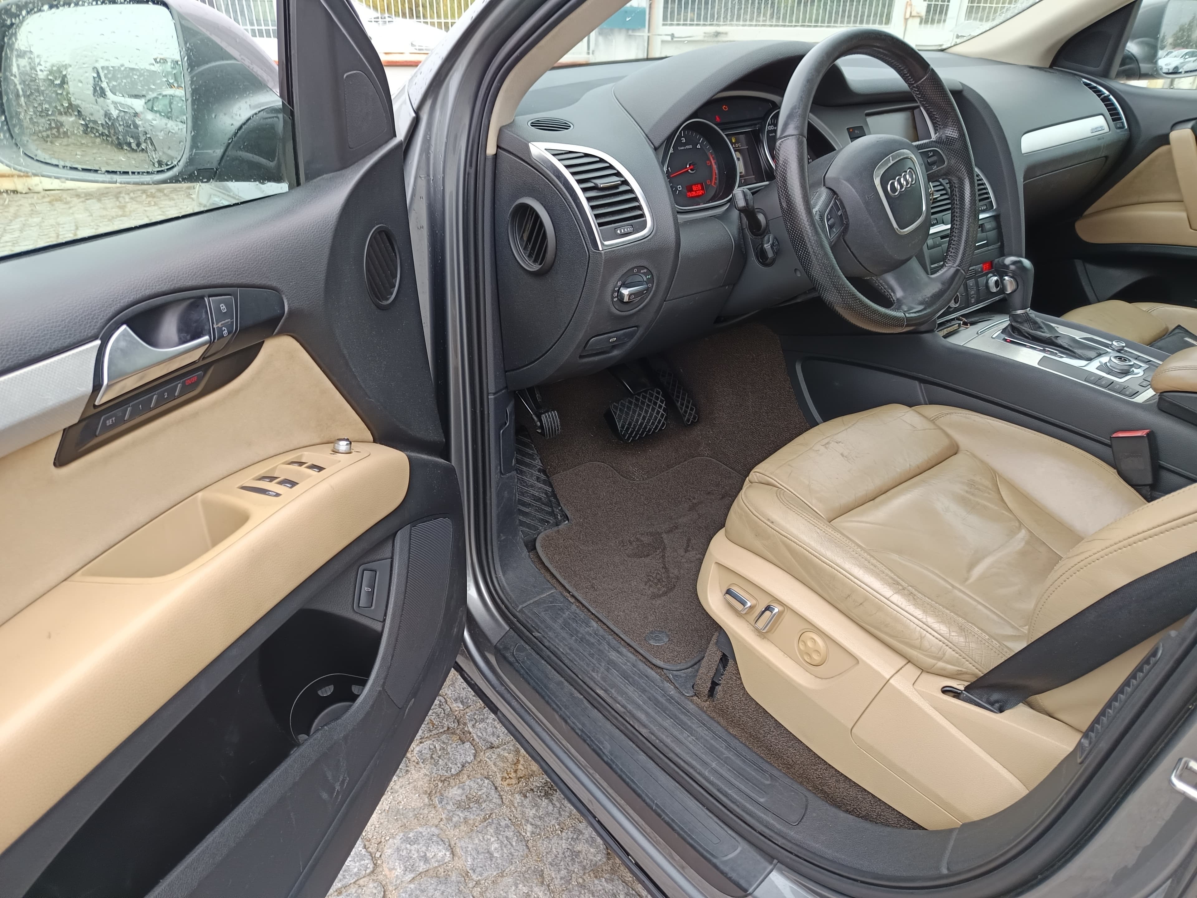 Audi Q7 · Ano 2010 — imagem 48