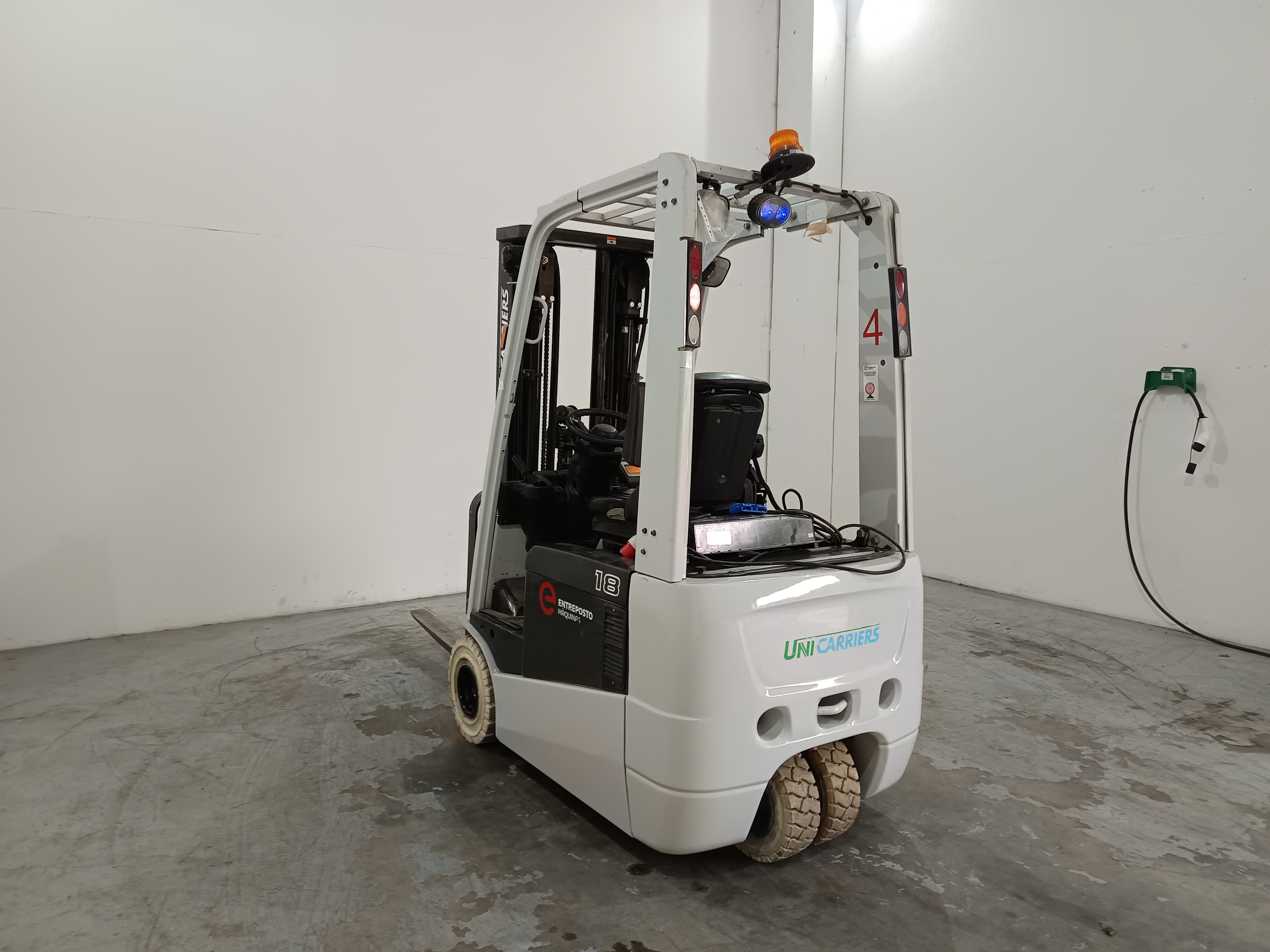 Empilhador Elétrico Unicarries · Ano 2017 — imagem 3
