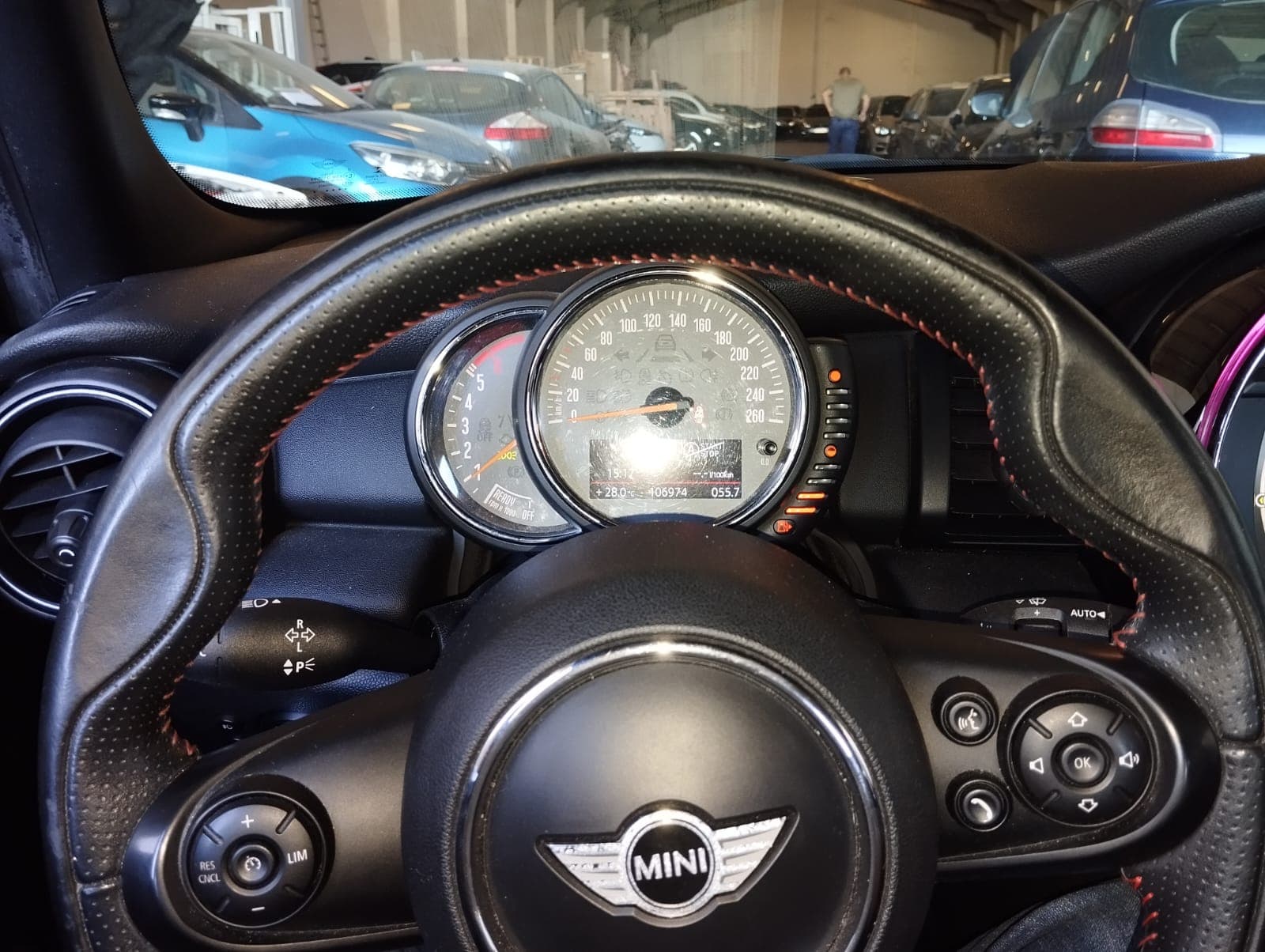 Mini Cooper One D · Ano 2017 — image 31