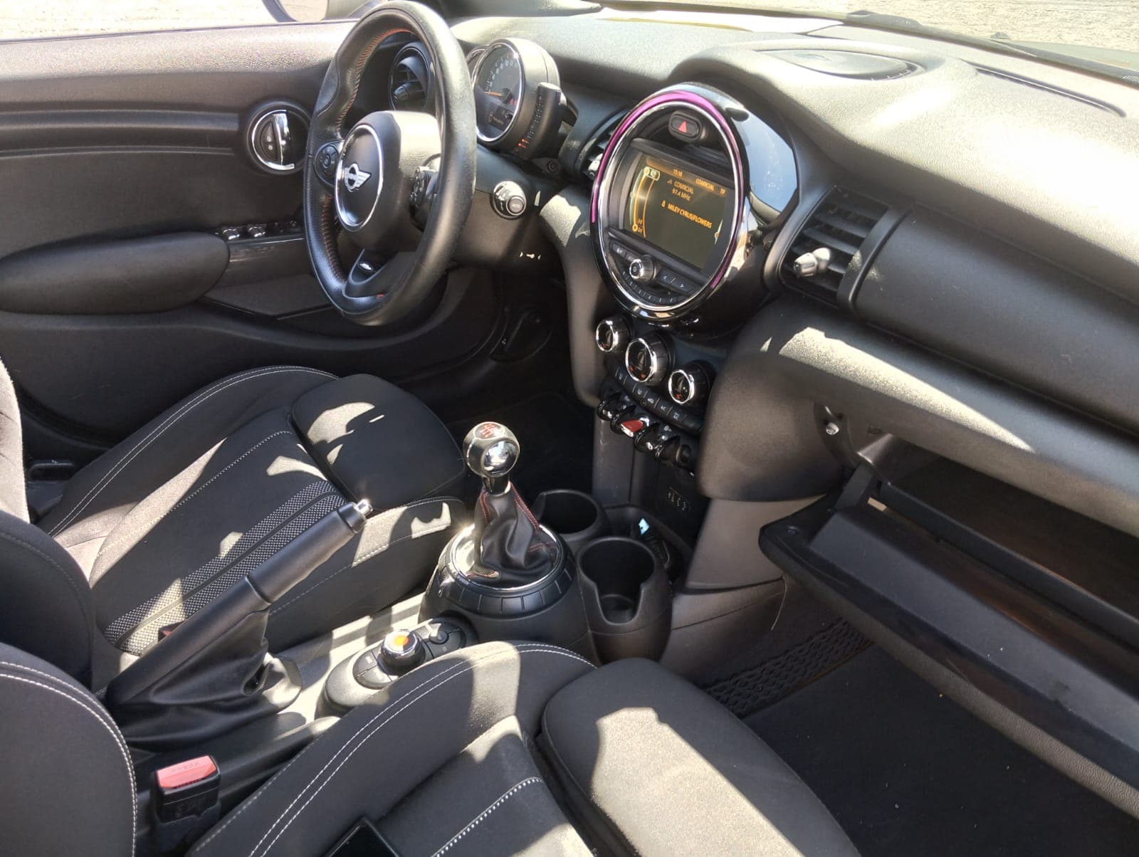 Mini Cooper One D · Ano 2017 — image 30
