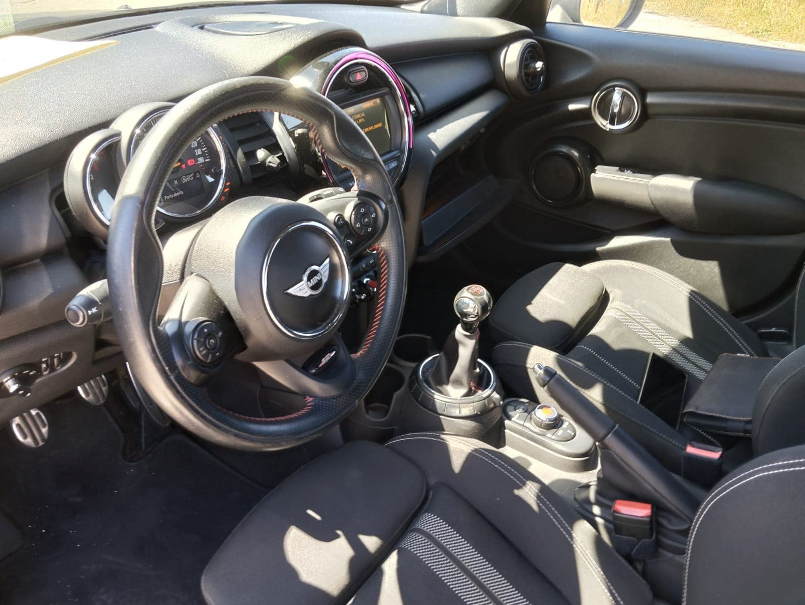 Mini Cooper One D · Ano 2017 — image 14