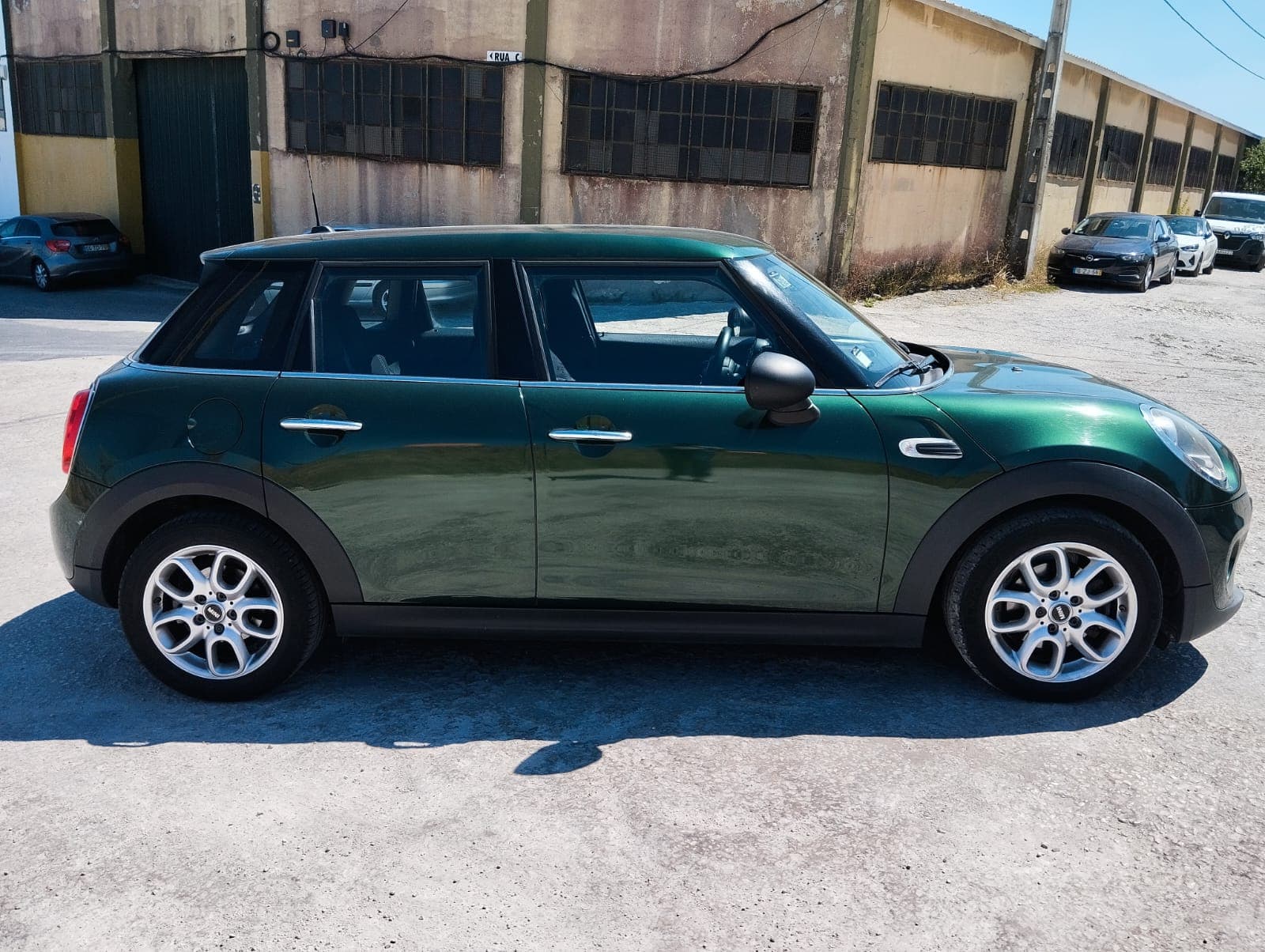 Mini Cooper One D · Ano 2017 — image 4