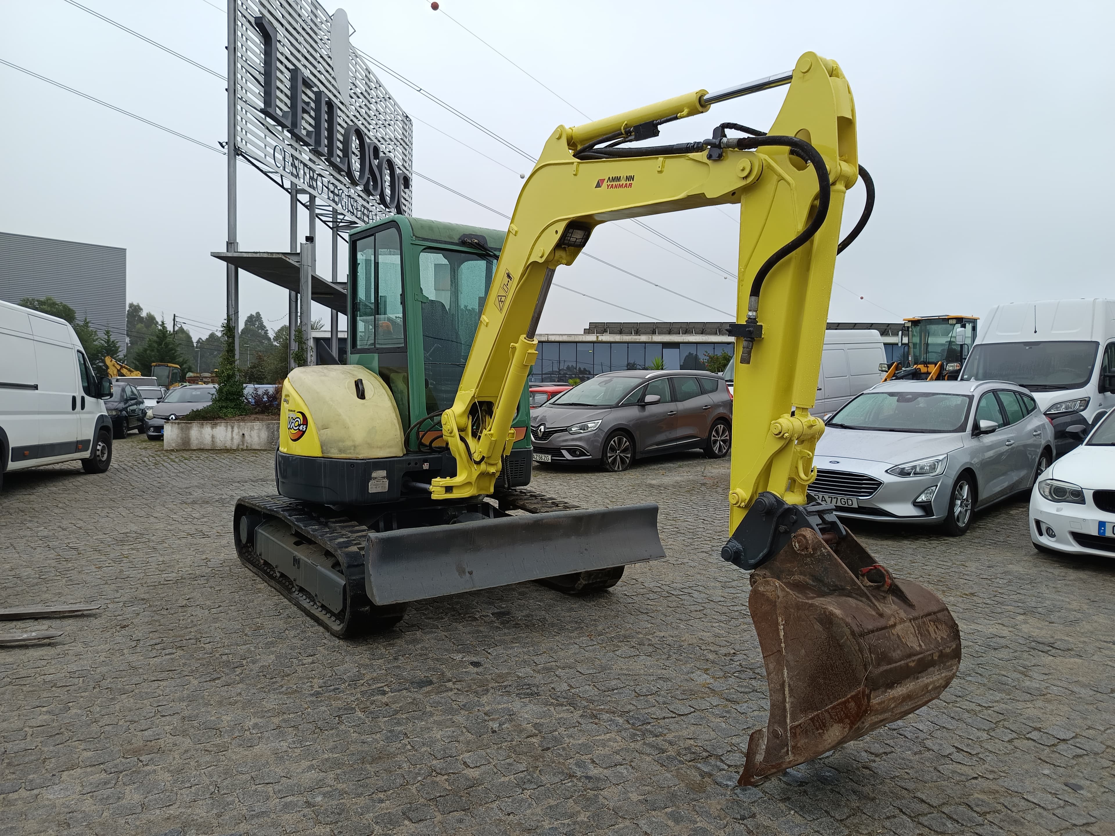 Mini Giratória Yanmar — imagen 2