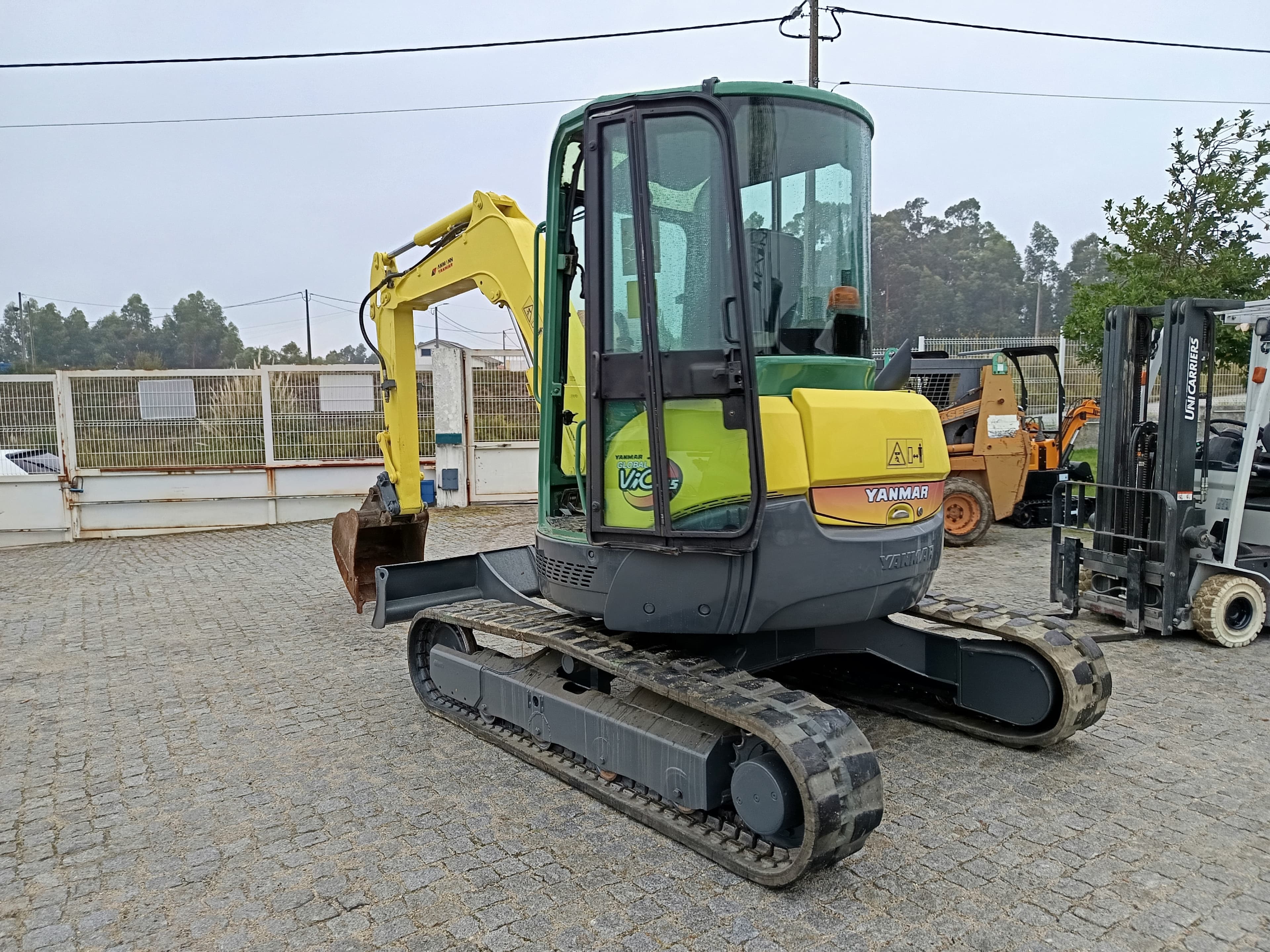 Mini Giratória Yanmar — imagen 4
