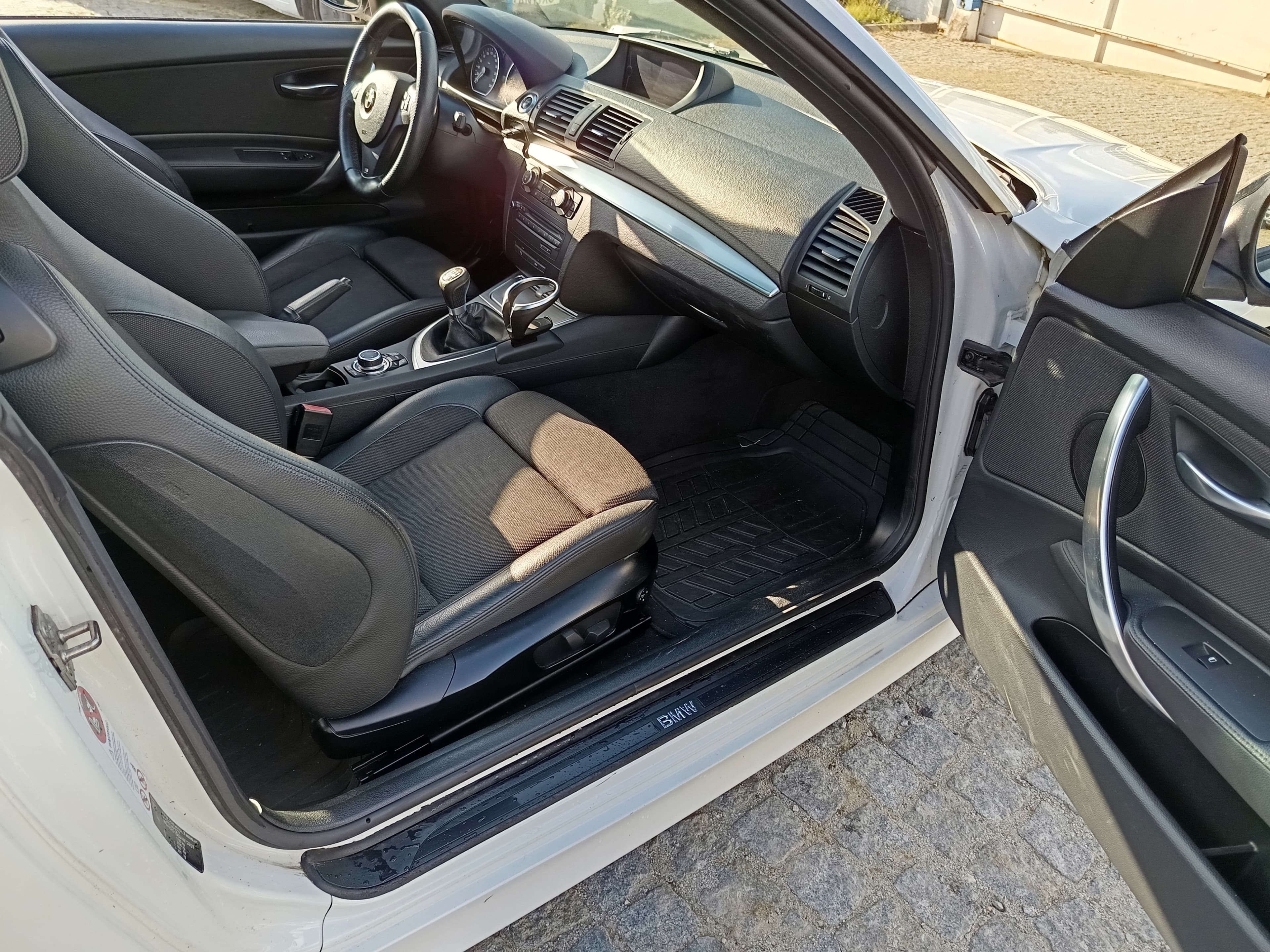 BMW 118d · Ano 2012 — imagem 18