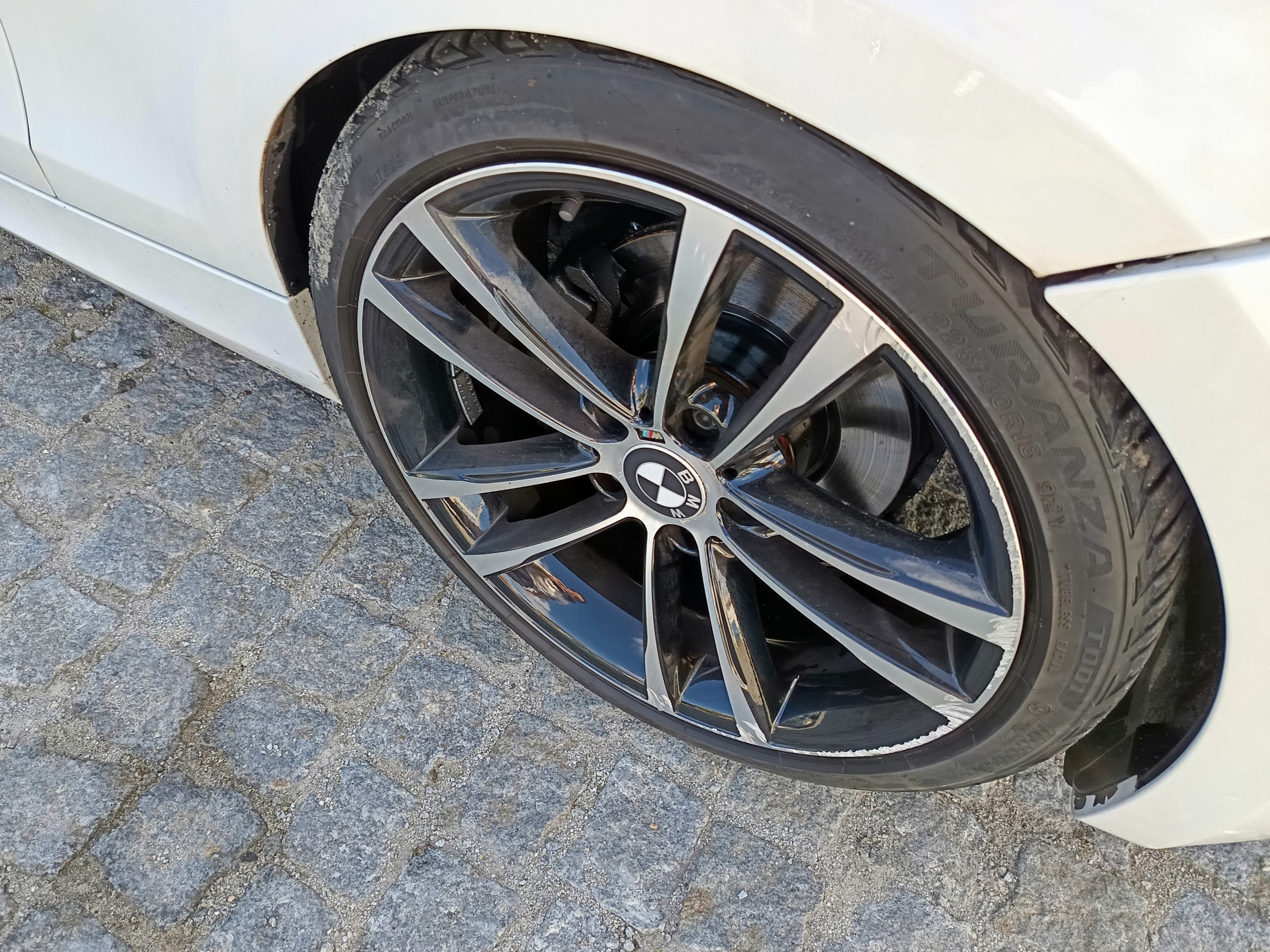 BMW 118d · Ano 2012 — imagem 8