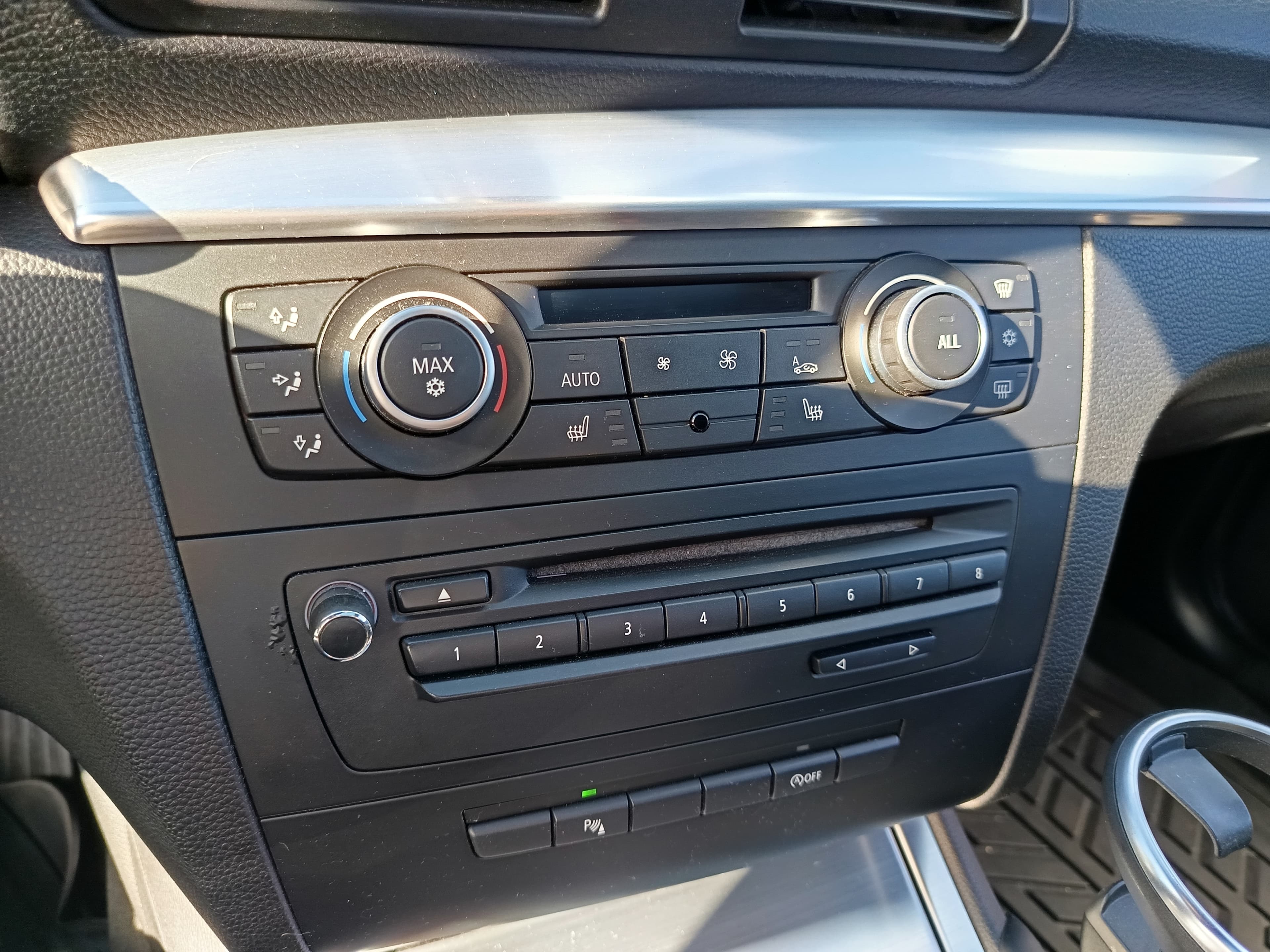 BMW 118d · Ano 2012 — imagem 34