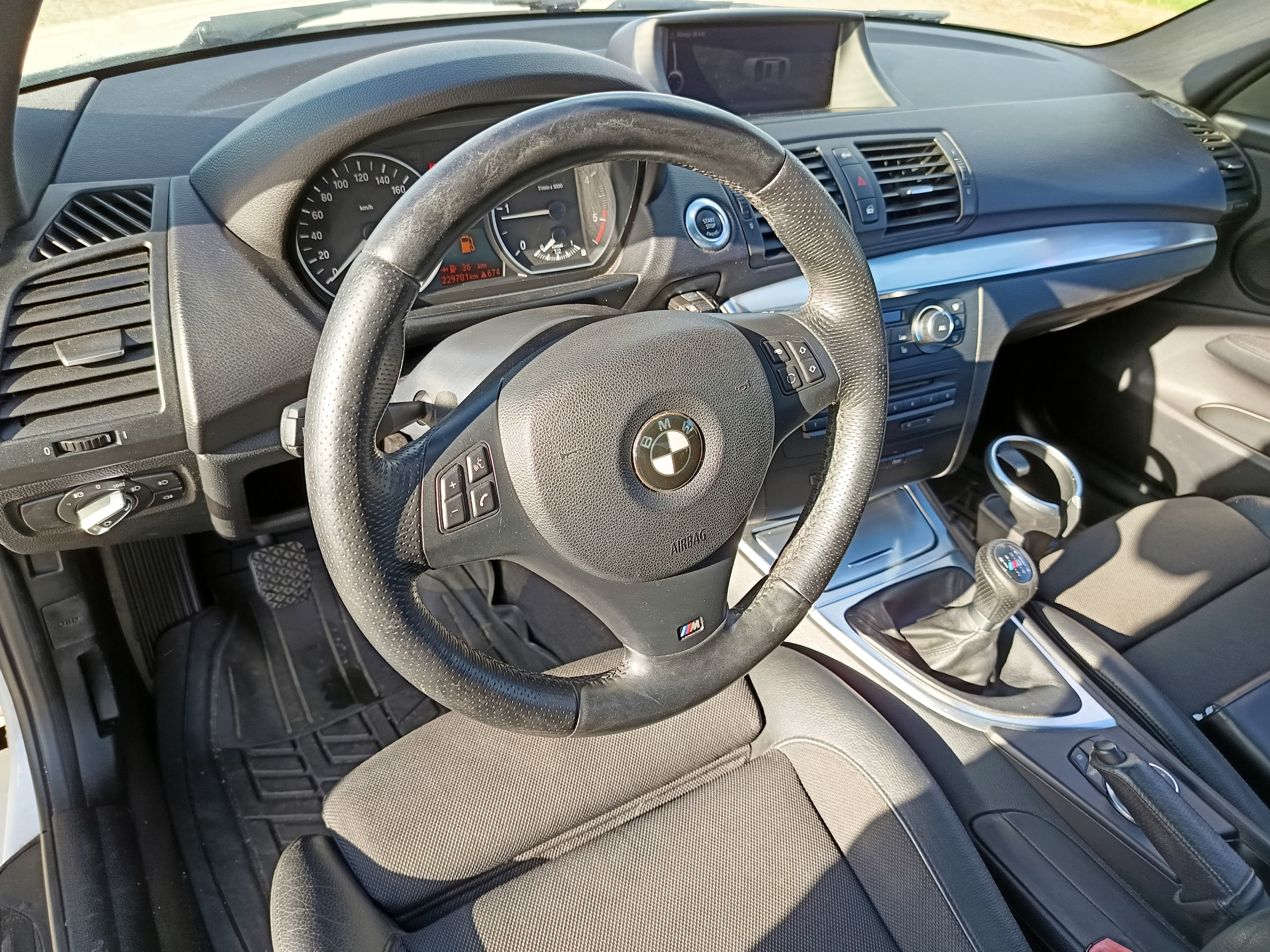 BMW 118d · Ano 2012 — imagem 31
