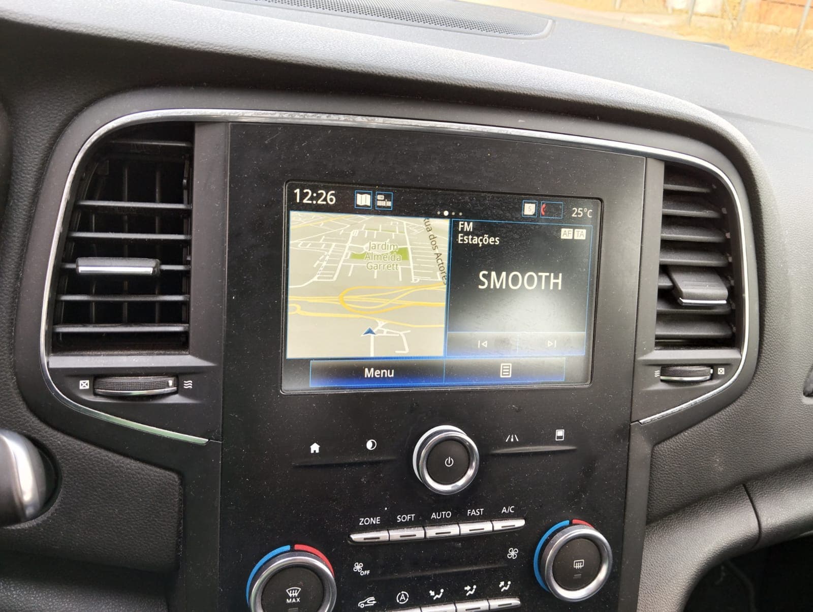 Renault Mégane · Ano 2018 — image 22