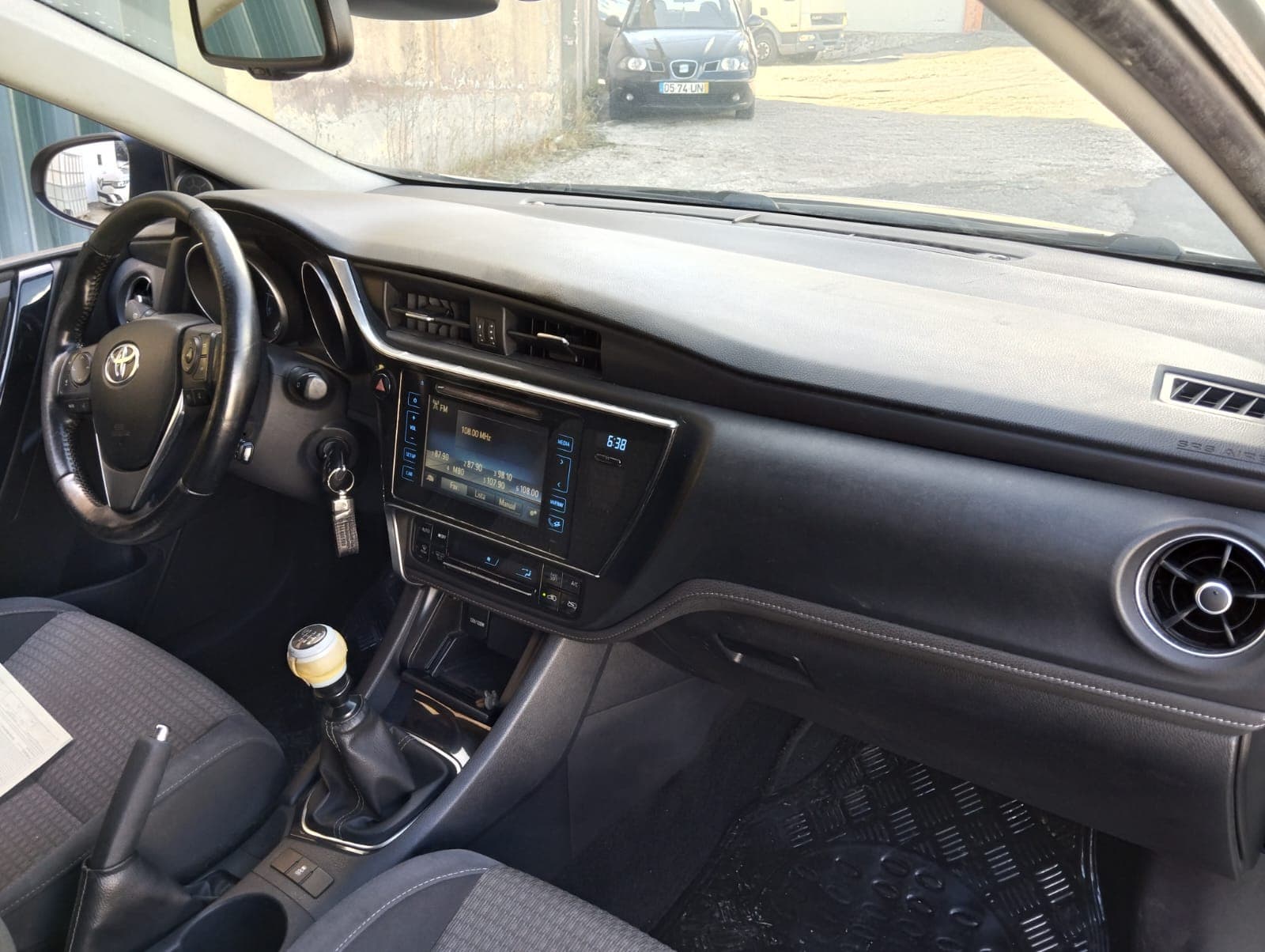 Toyota Auris · Ano 2017 — image 8