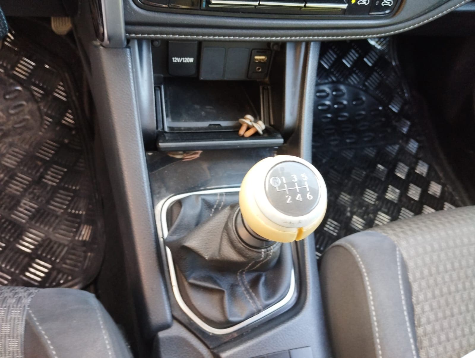 Toyota Auris · Ano 2017 — image 24