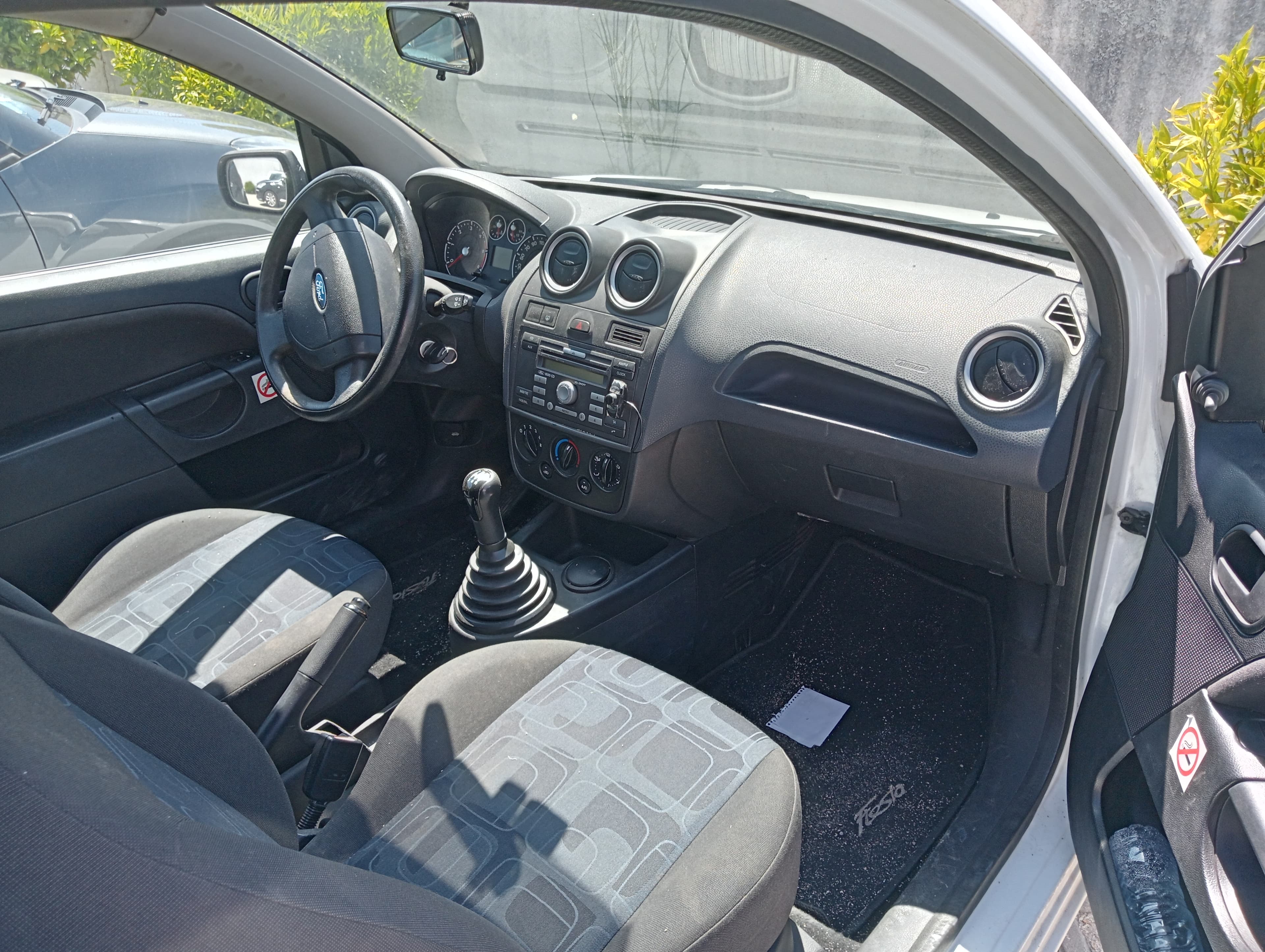Ford Fiesta — image 6
