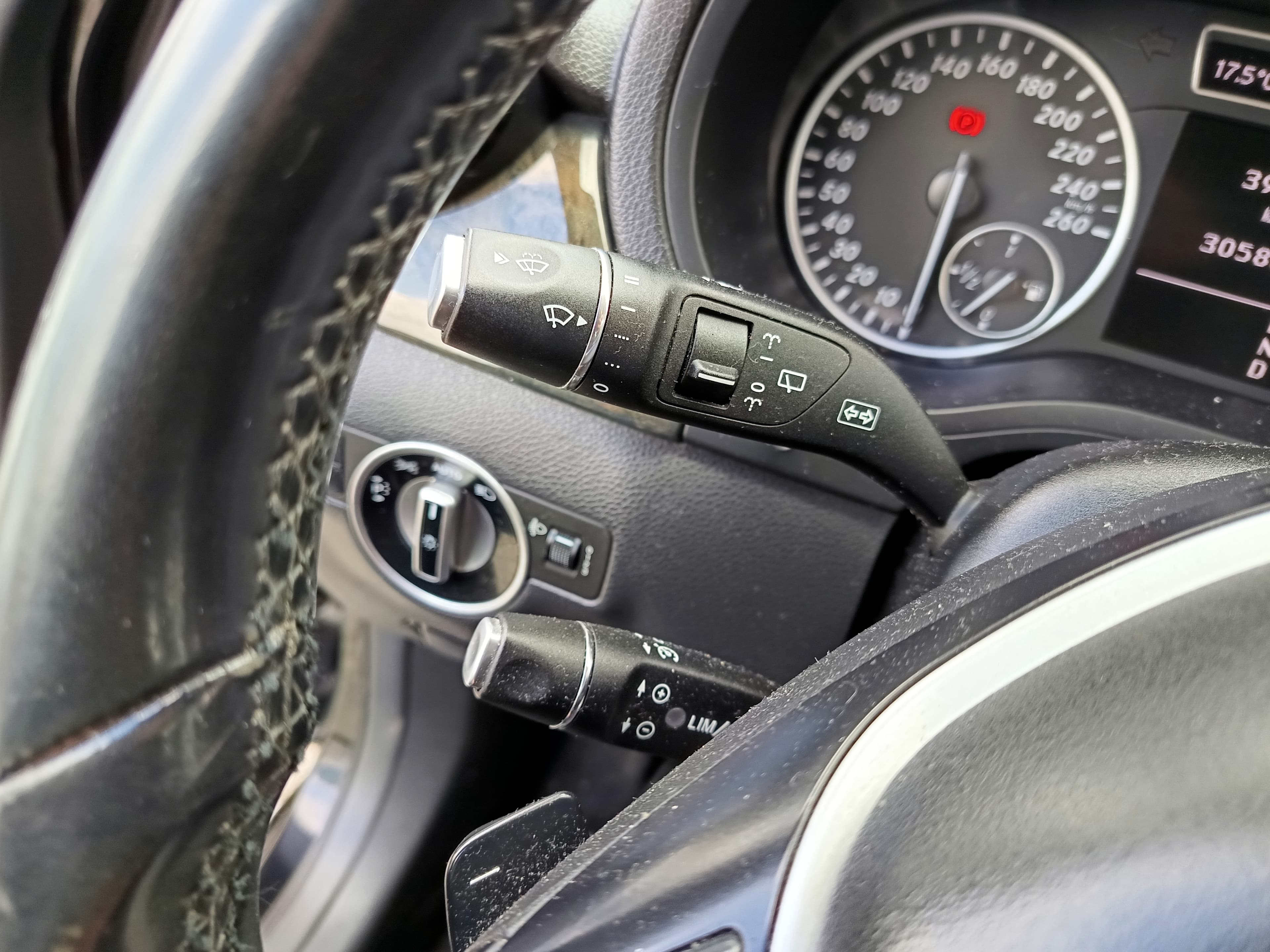 Mercedes-Benz B180 CDI · Ano 2012 — imagem 40
