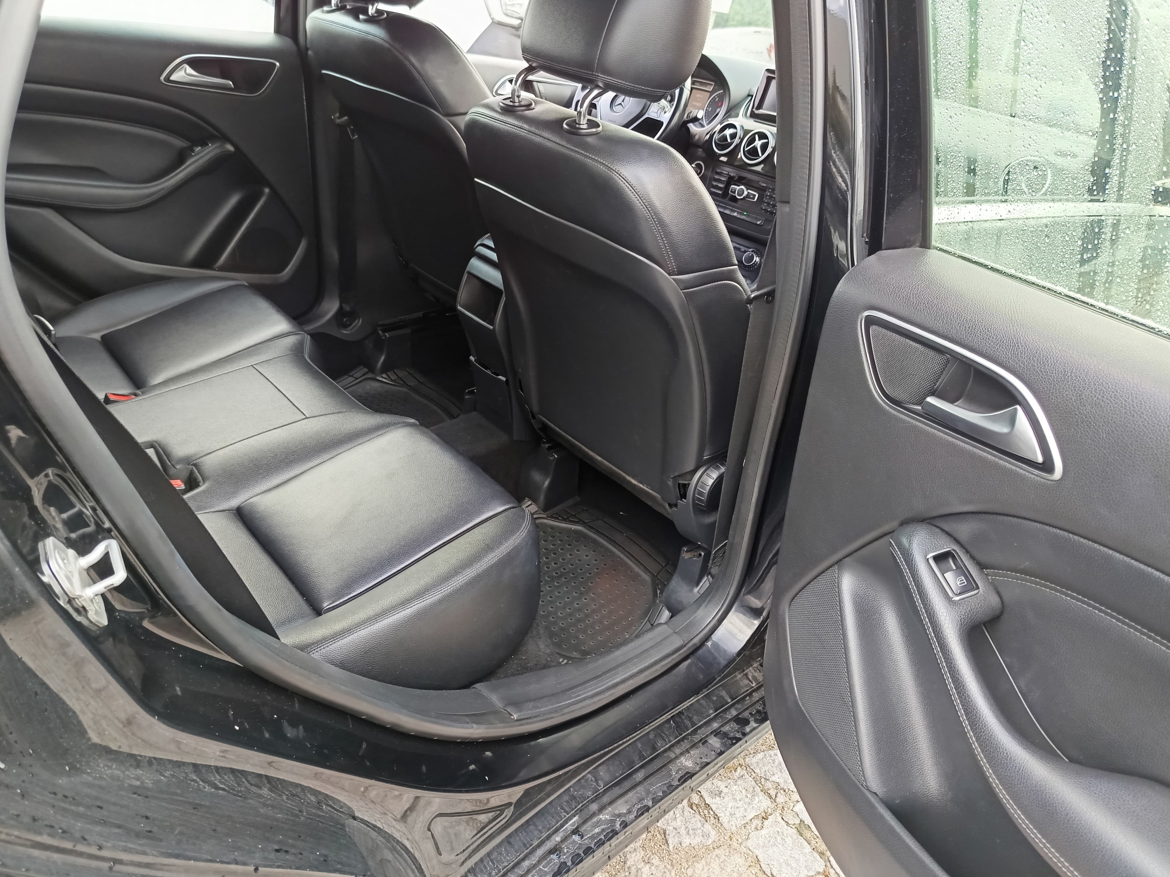 Mercedes-Benz B180 CDI · Ano 2012 — imagem 17