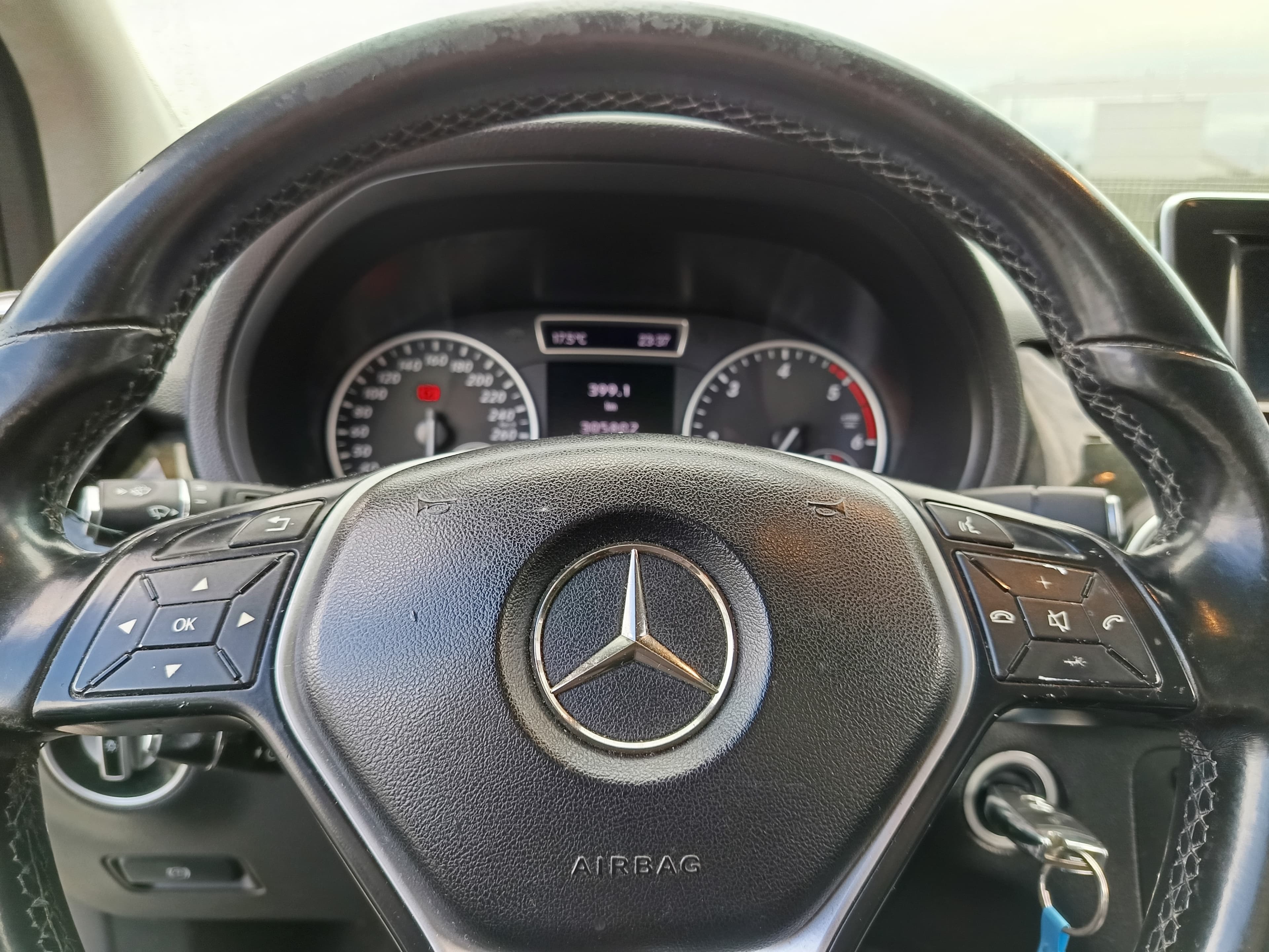 Mercedes-Benz B180 CDI · Ano 2012 — imagem 37