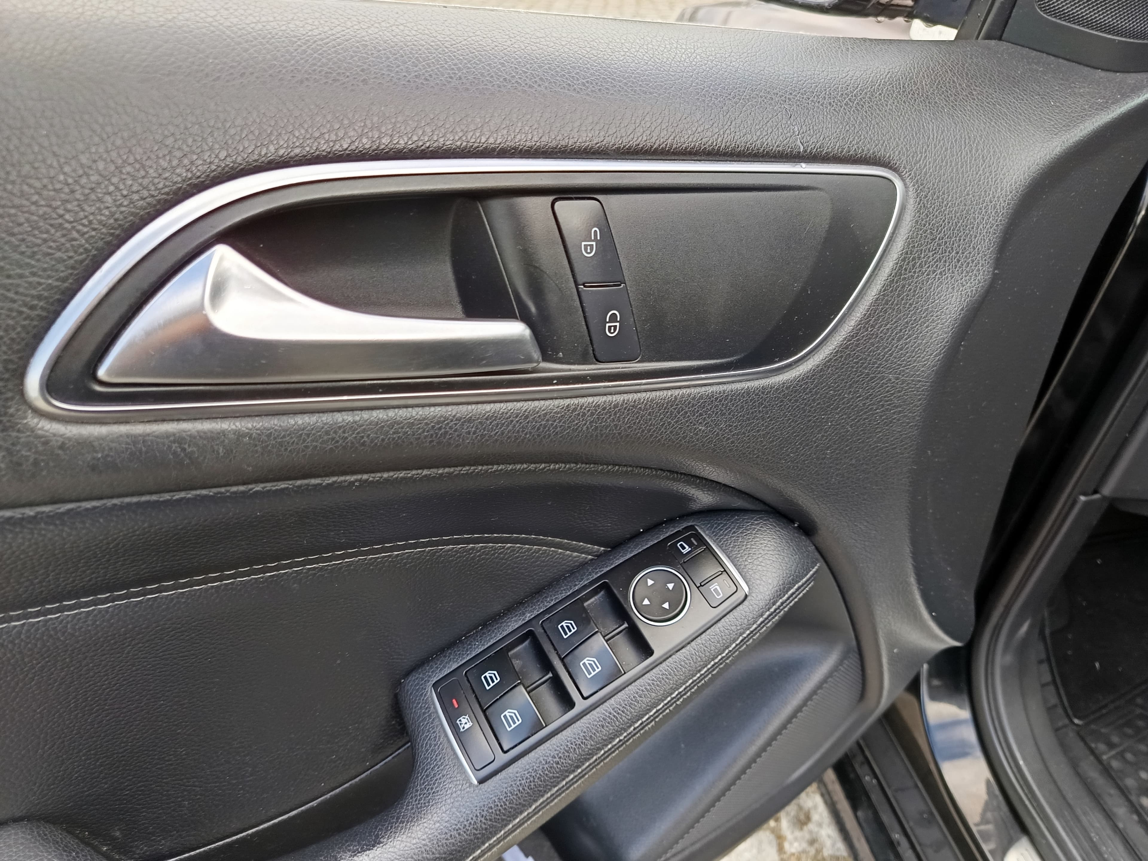 Mercedes-Benz B180 CDI · Ano 2012 — imagem 28
