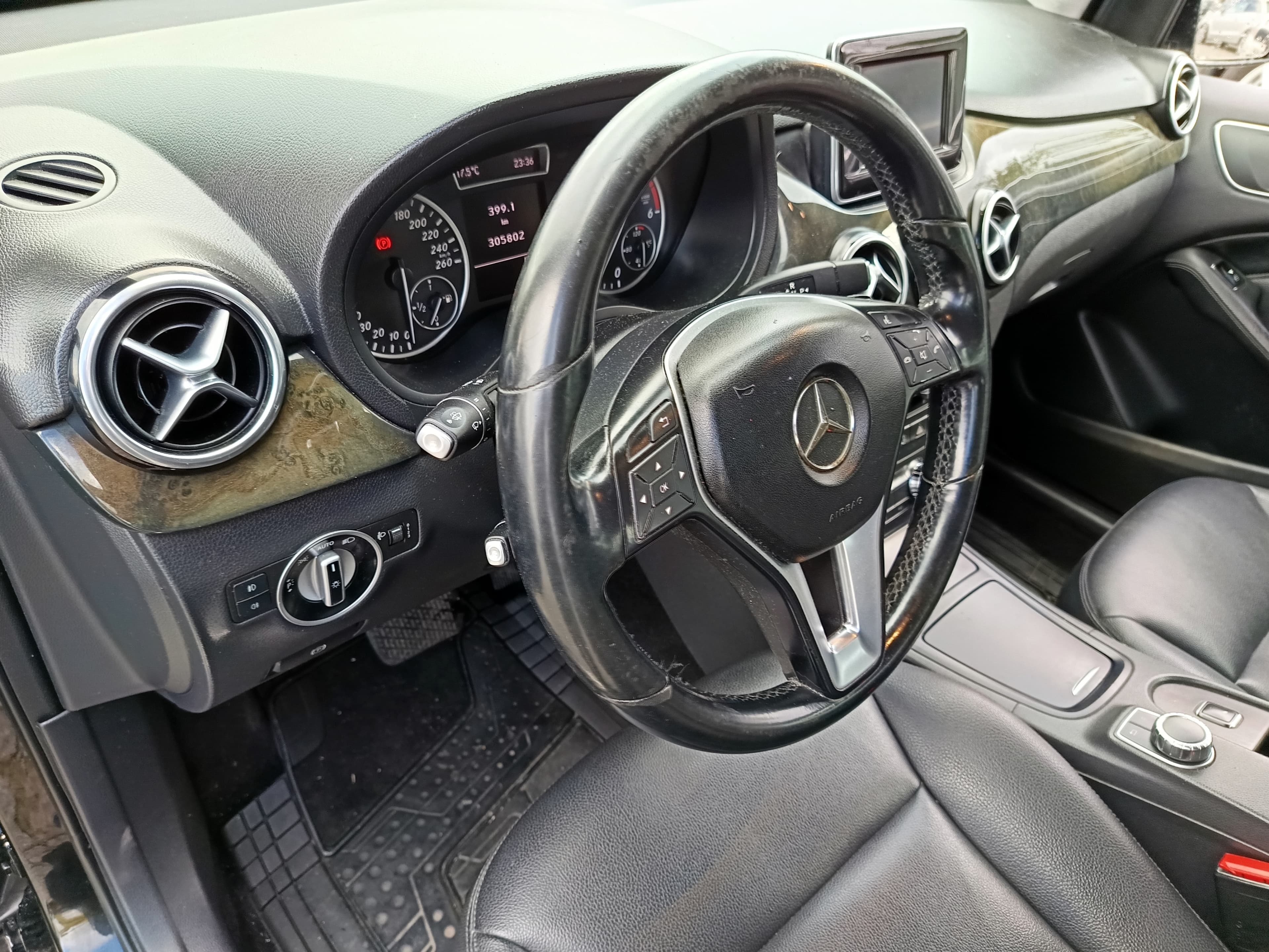 Mercedes-Benz B180 CDI · Ano 2012 — imagem 31