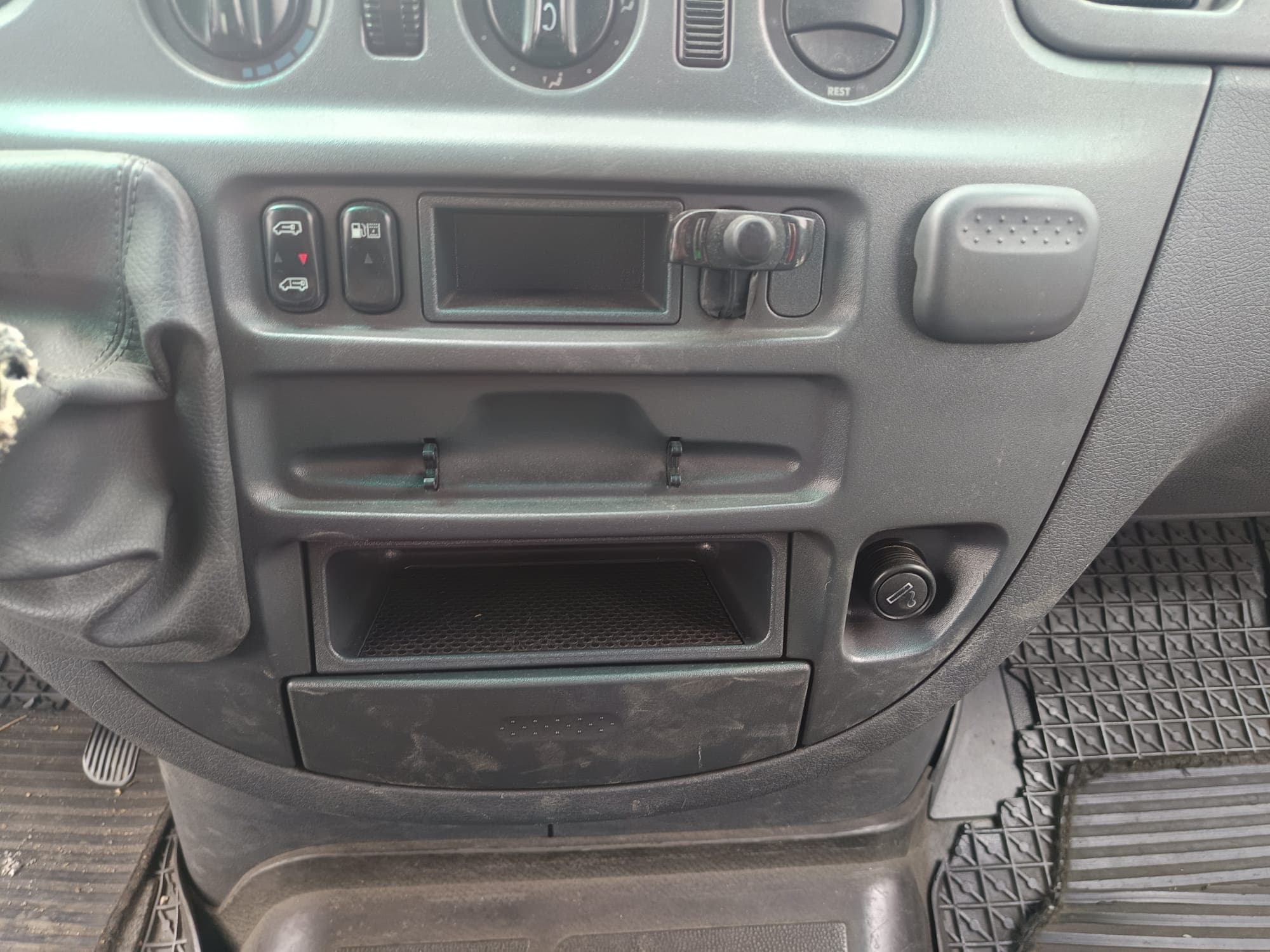 Mercedes-Benz Sprinter · Ano 2004 — imagem 23