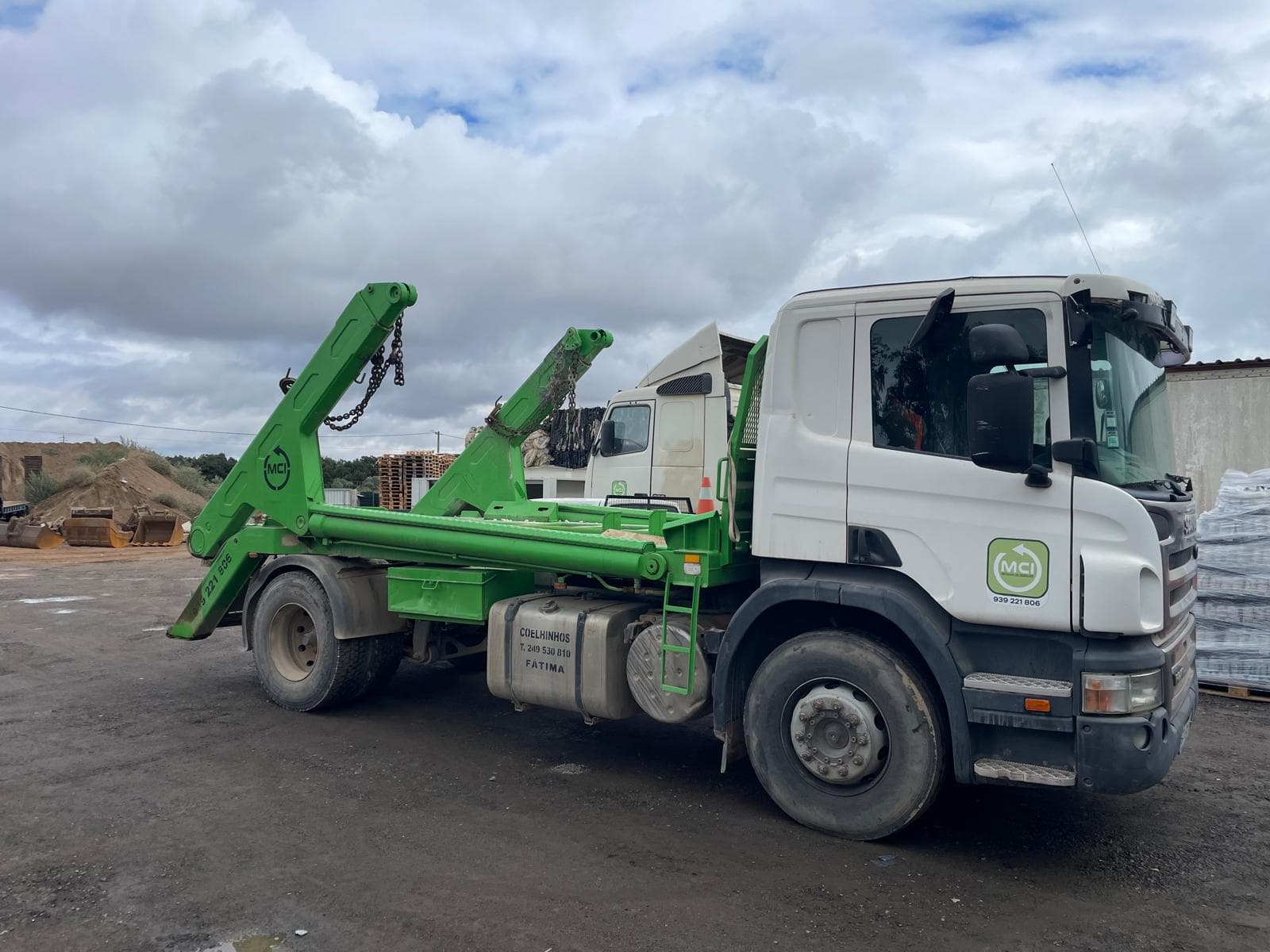 Scania P 270 · Ano 2008 — imagem 2