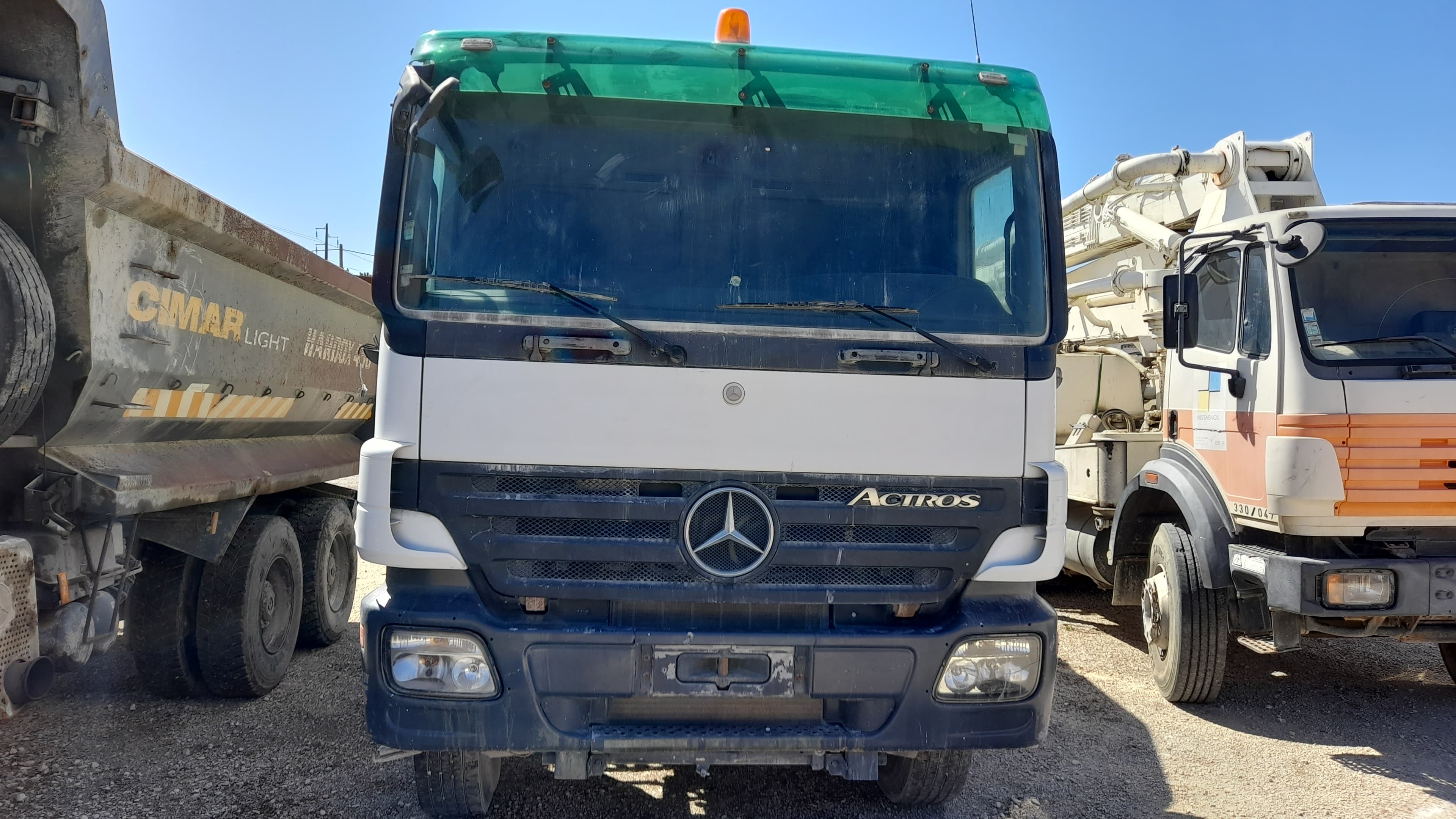 Autobetoneira Mercedes-Benz 3236B/42 8X4 — imagen 2