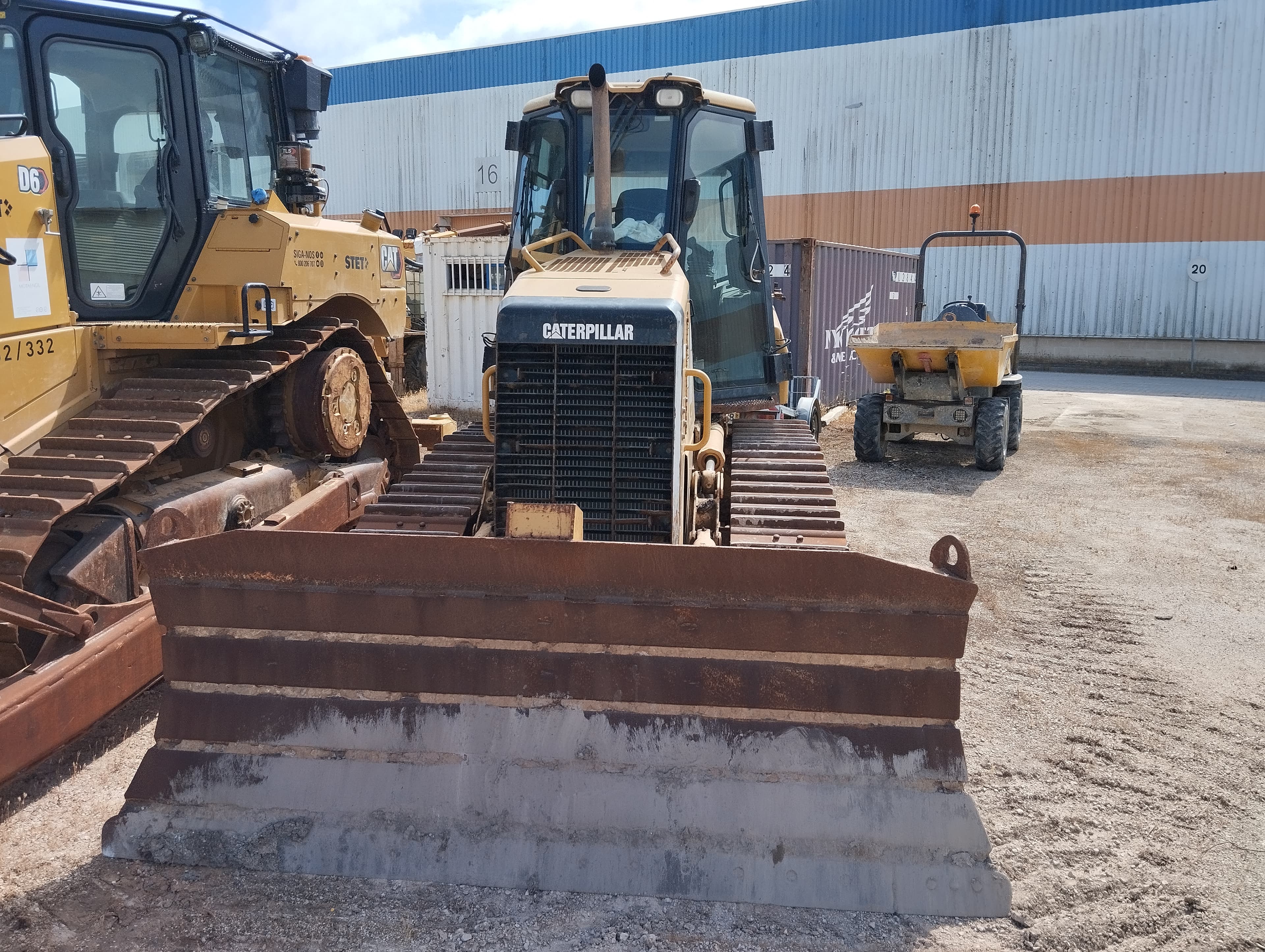 Trator de Rastos 10 T Caterpillar D4 K XL — imagem 2