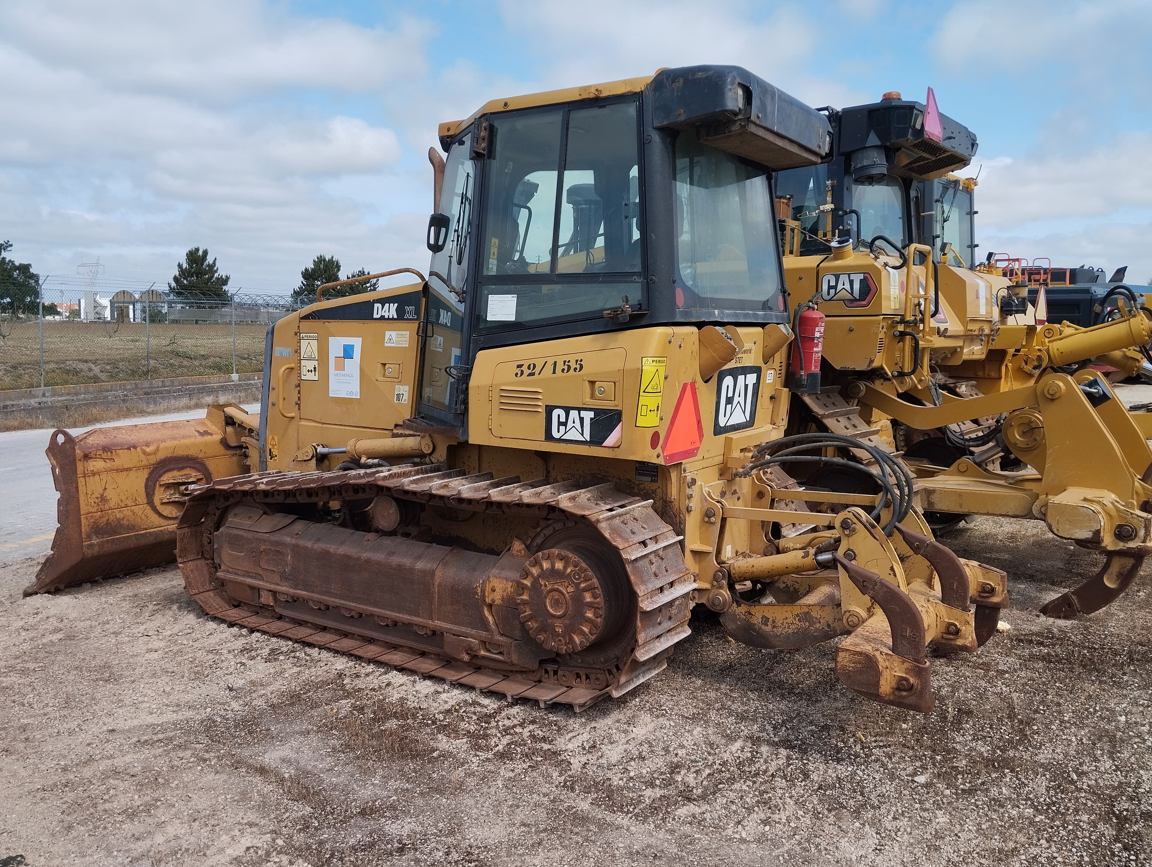 Trator de Rastos 10 T Caterpillar D4 K XL — imagem 5