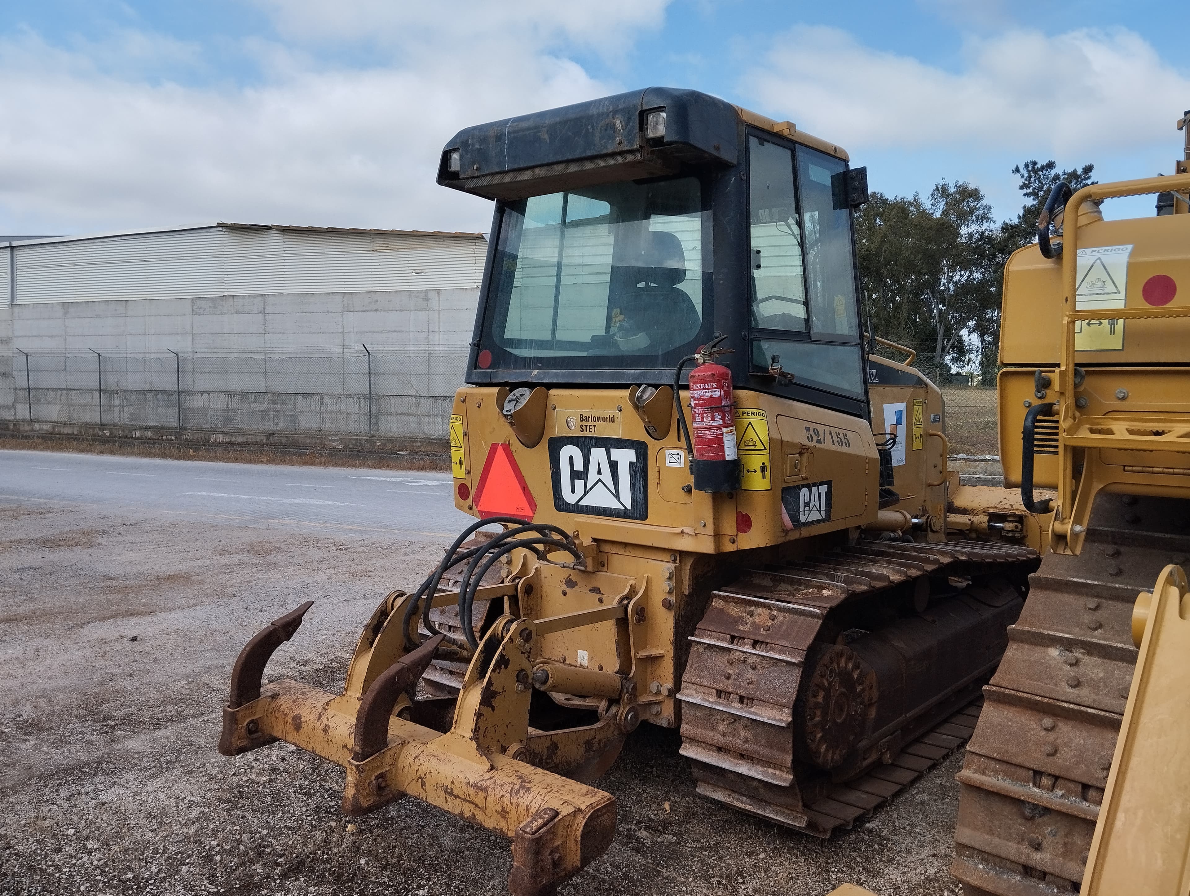 Trator de Rastos 10 T Caterpillar D4 K XL — imagem 4